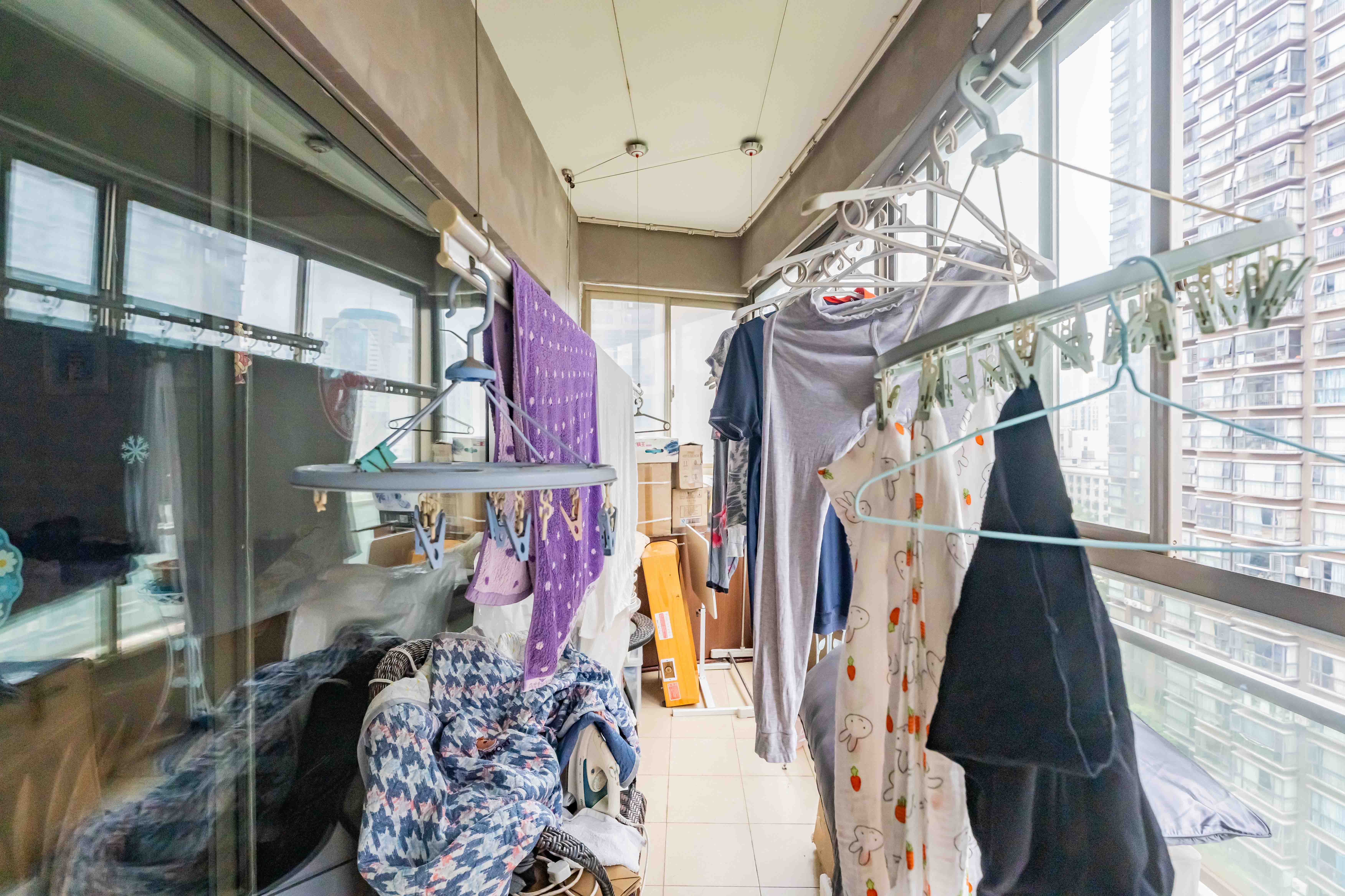 盛世美居荷园  4室2厅2卫   310.00万阳台