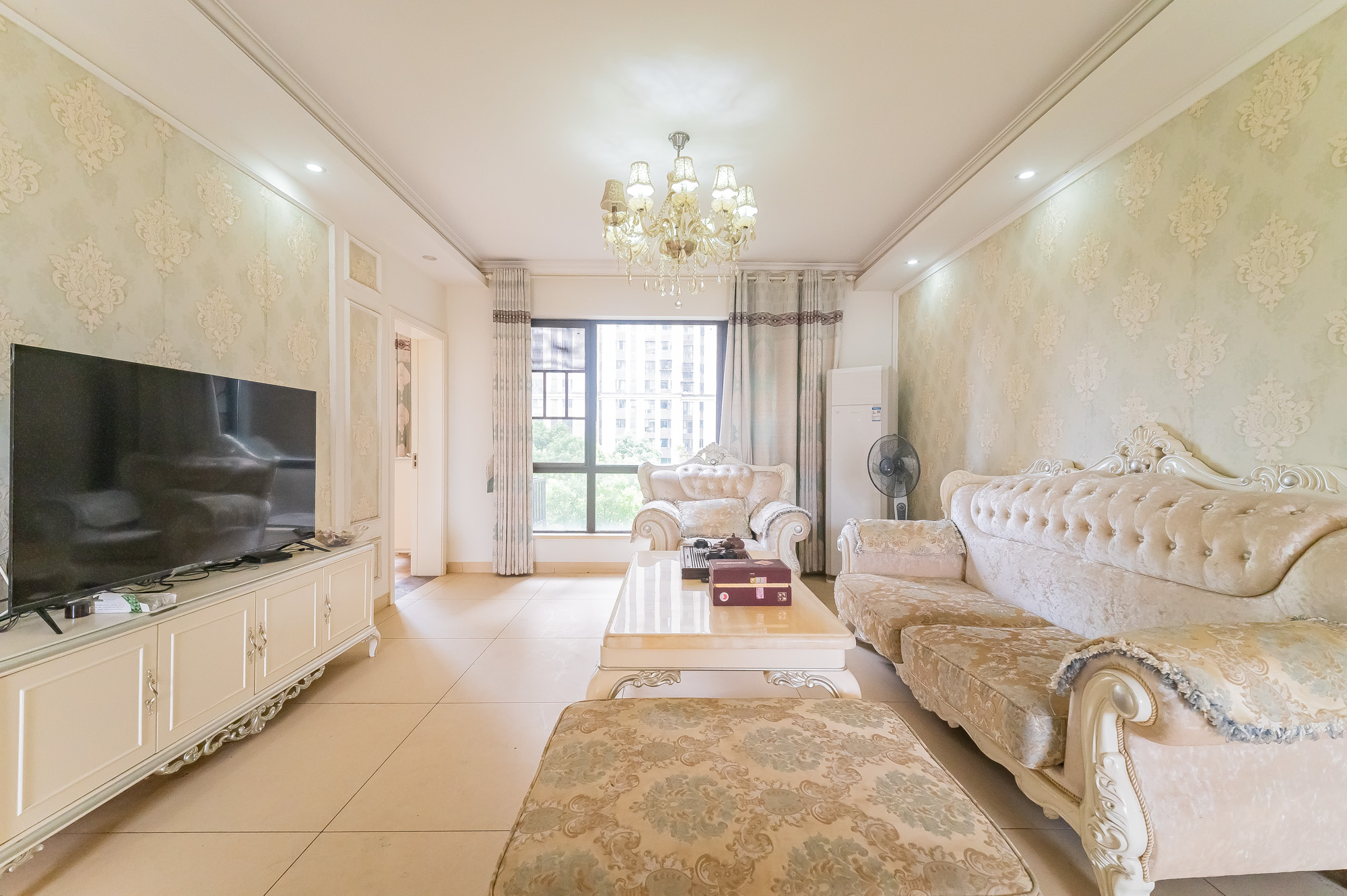 星湖湾一期高层 4室2厅2卫 115.8万 星湖湾一期高层 4室2厅2卫 115.8万客厅