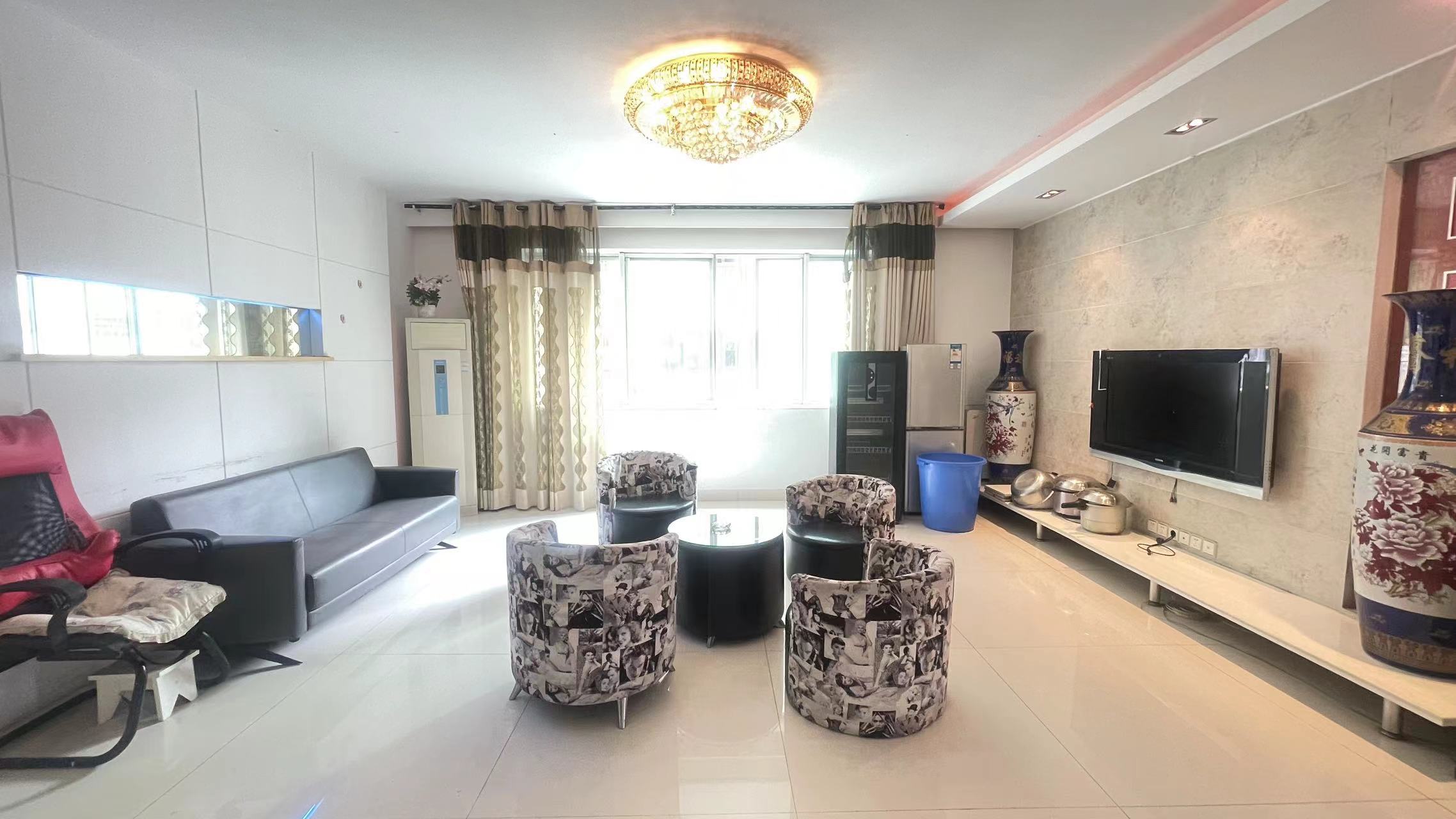 四季花园  4室2厅2卫    85.0万 四季花园  4室2厅2卫    85.0万室内图