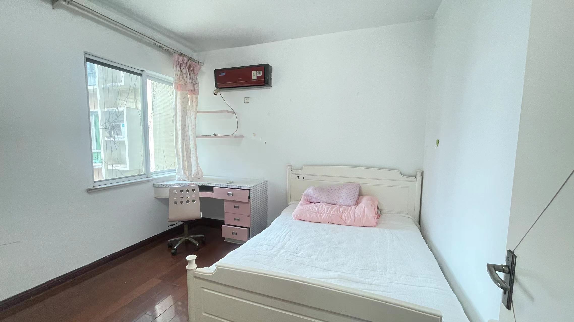 四季花园  4室2厅2卫    85.0万 四季花园  4室2厅2卫    85.0万室内图