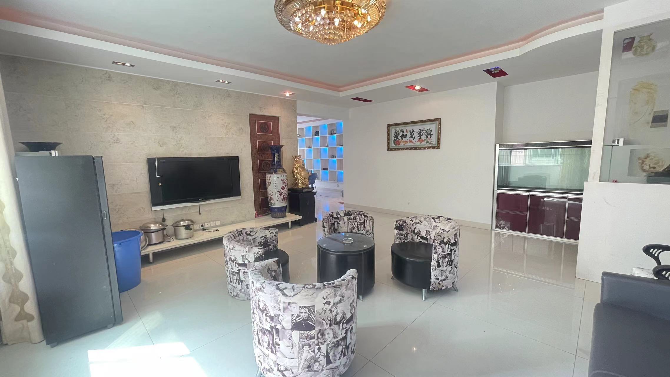 四季花园  4室2厅2卫    85.0万 四季花园  4室2厅2卫    85.0万室内图