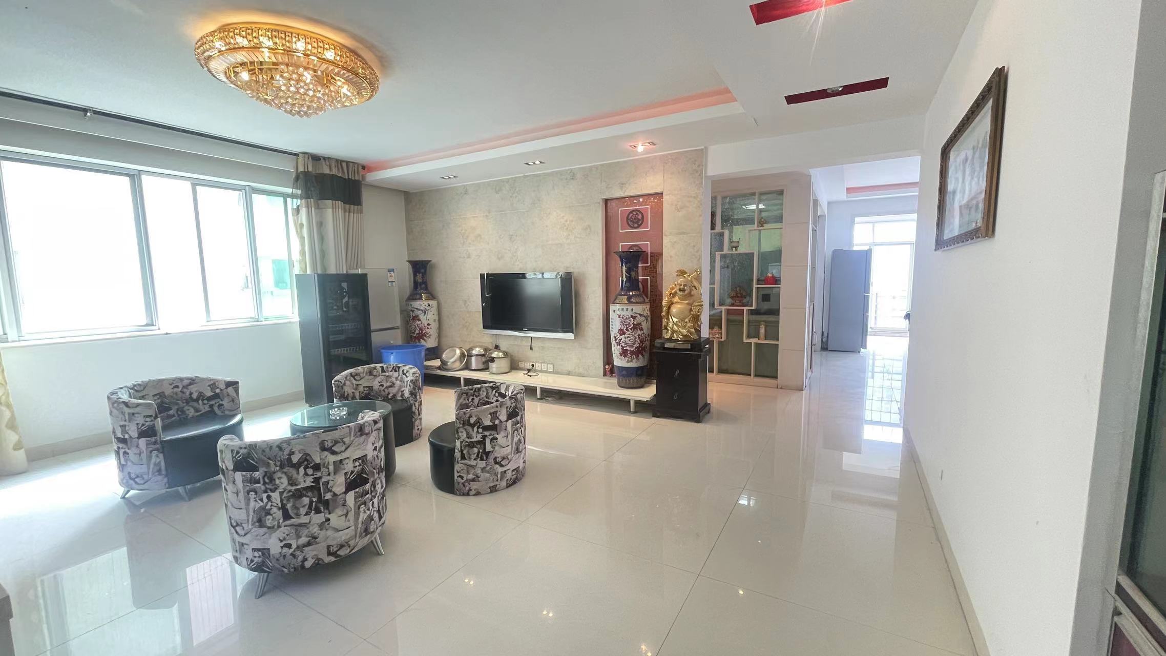 四季花园  4室2厅2卫    85.0万 四季花园  4室2厅2卫    85.0万室内图