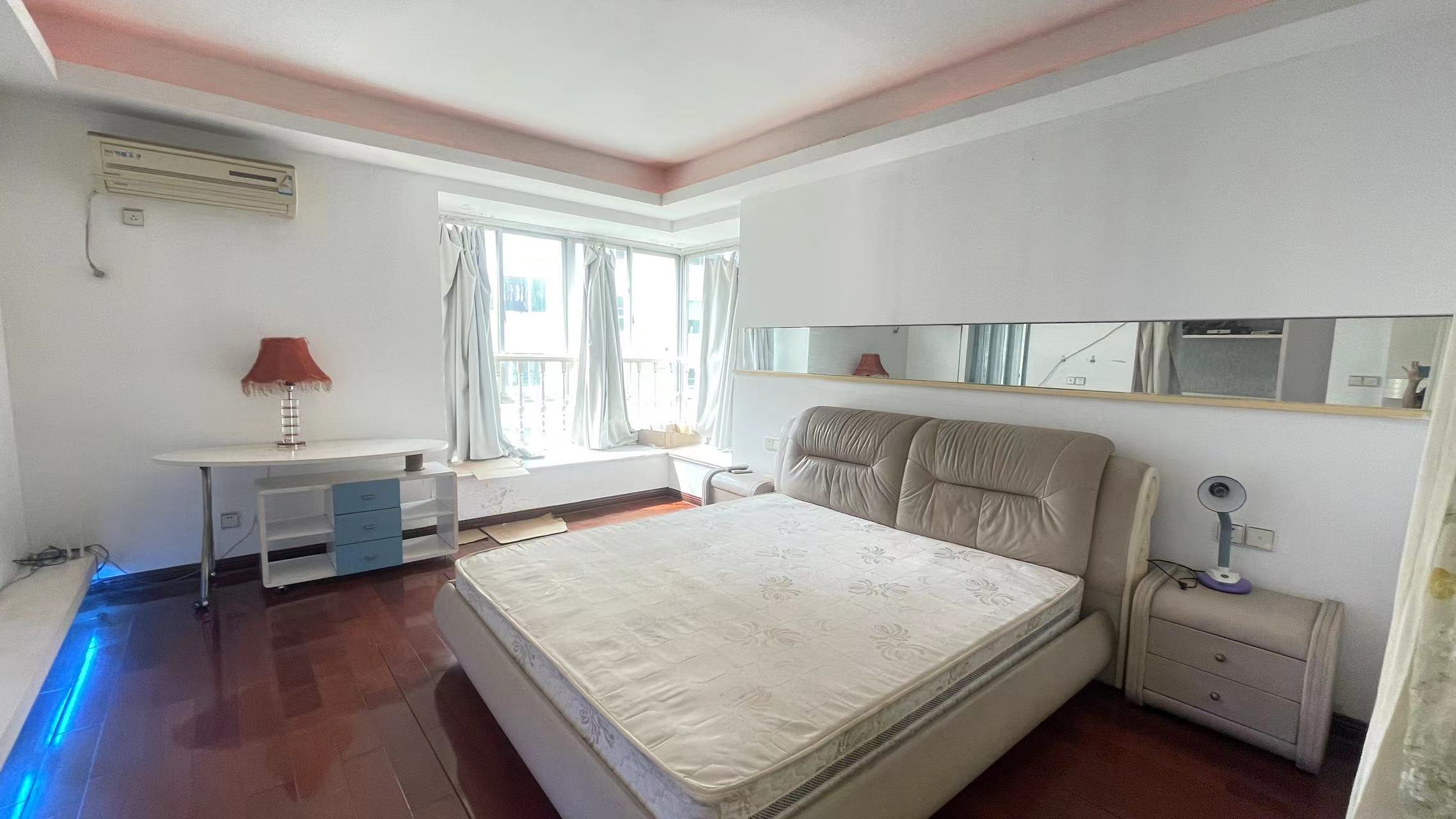 四季花园  4室2厅2卫    85.0万 四季花园  4室2厅2卫    85.0万室内图