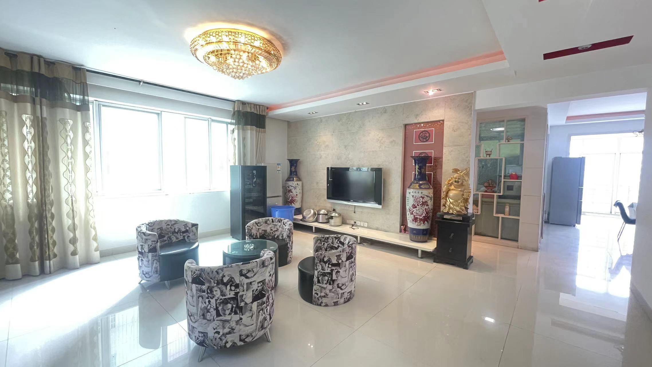 四季花园  4室2厅2卫    85.0万 四季花园  4室2厅2卫    85.0万室内图