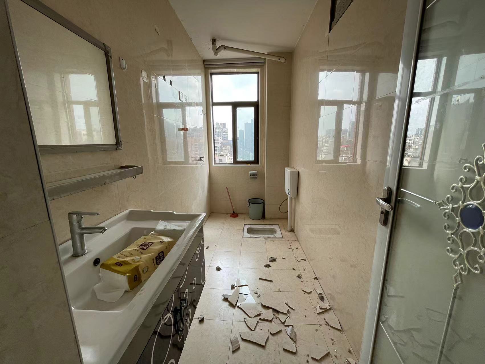 庐山恋 2室2厅1卫 50.0万 庐山恋 2室2厅1卫 50.0万室内图