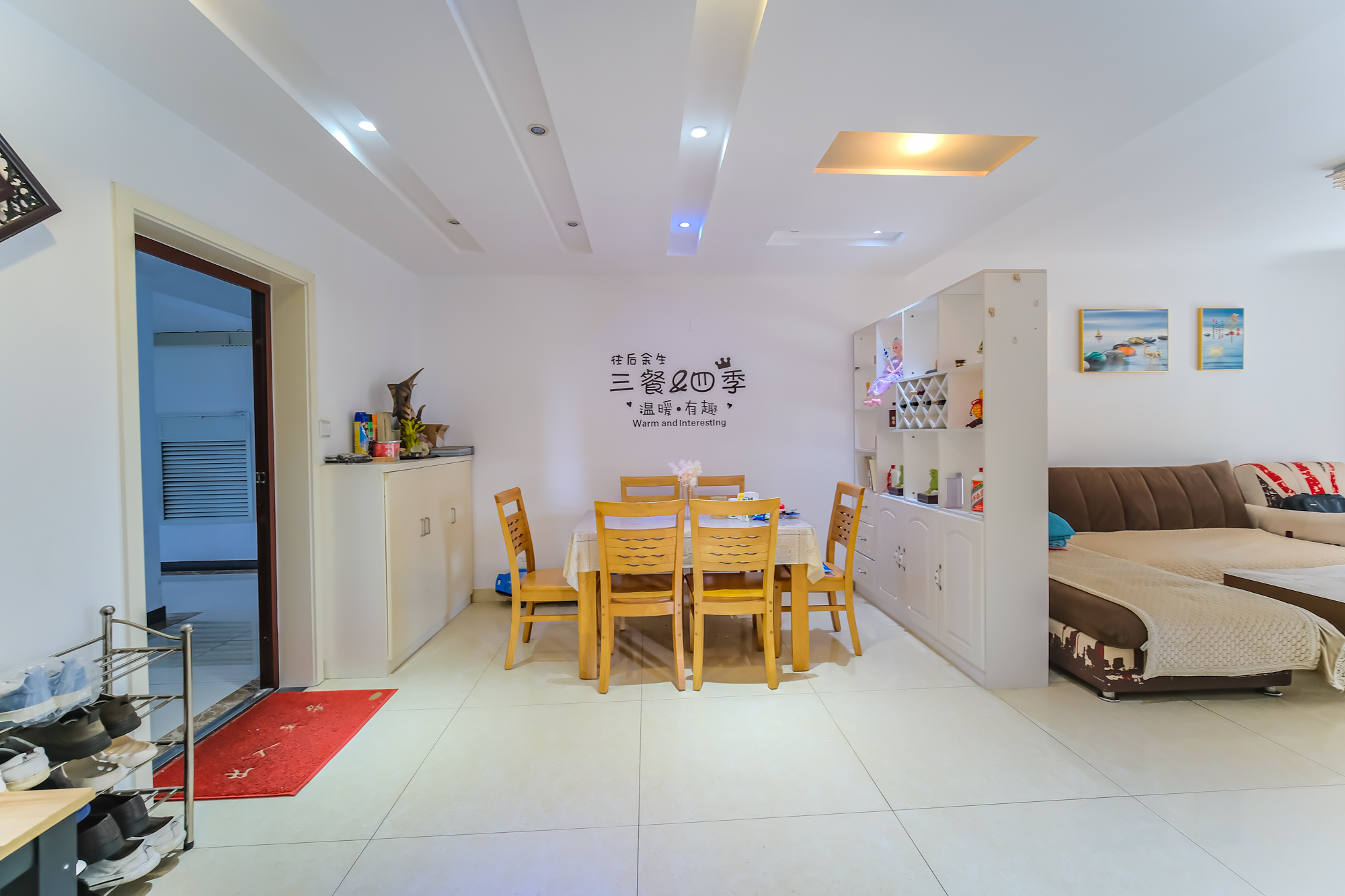 三一街区 2室2厅1卫 55.0万 三一街区 2室2厅1卫 55.0万客厅