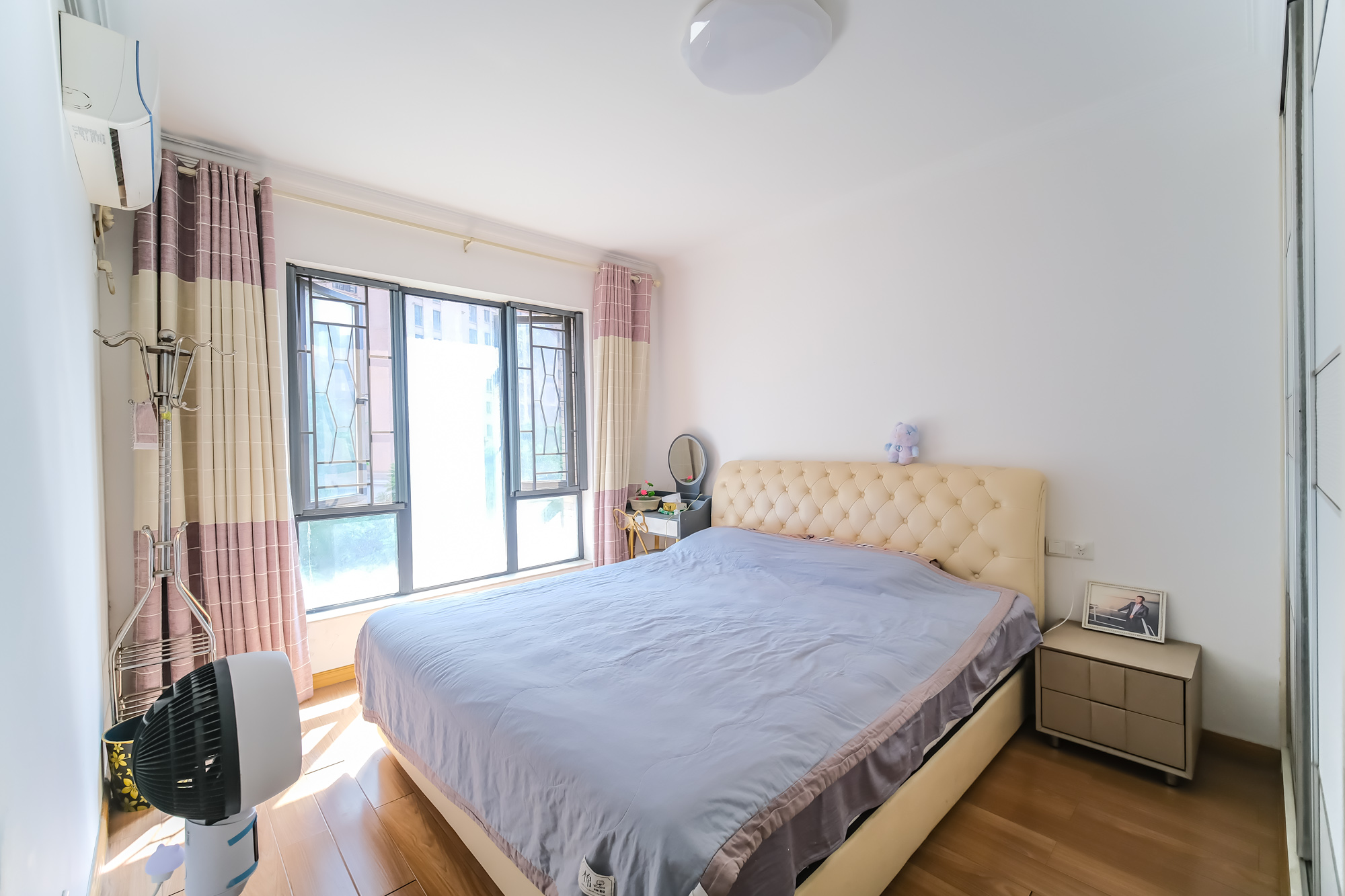 三一街区 2室2厅1卫 55.0万 三一街区 2室2厅1卫 55.0万卧室