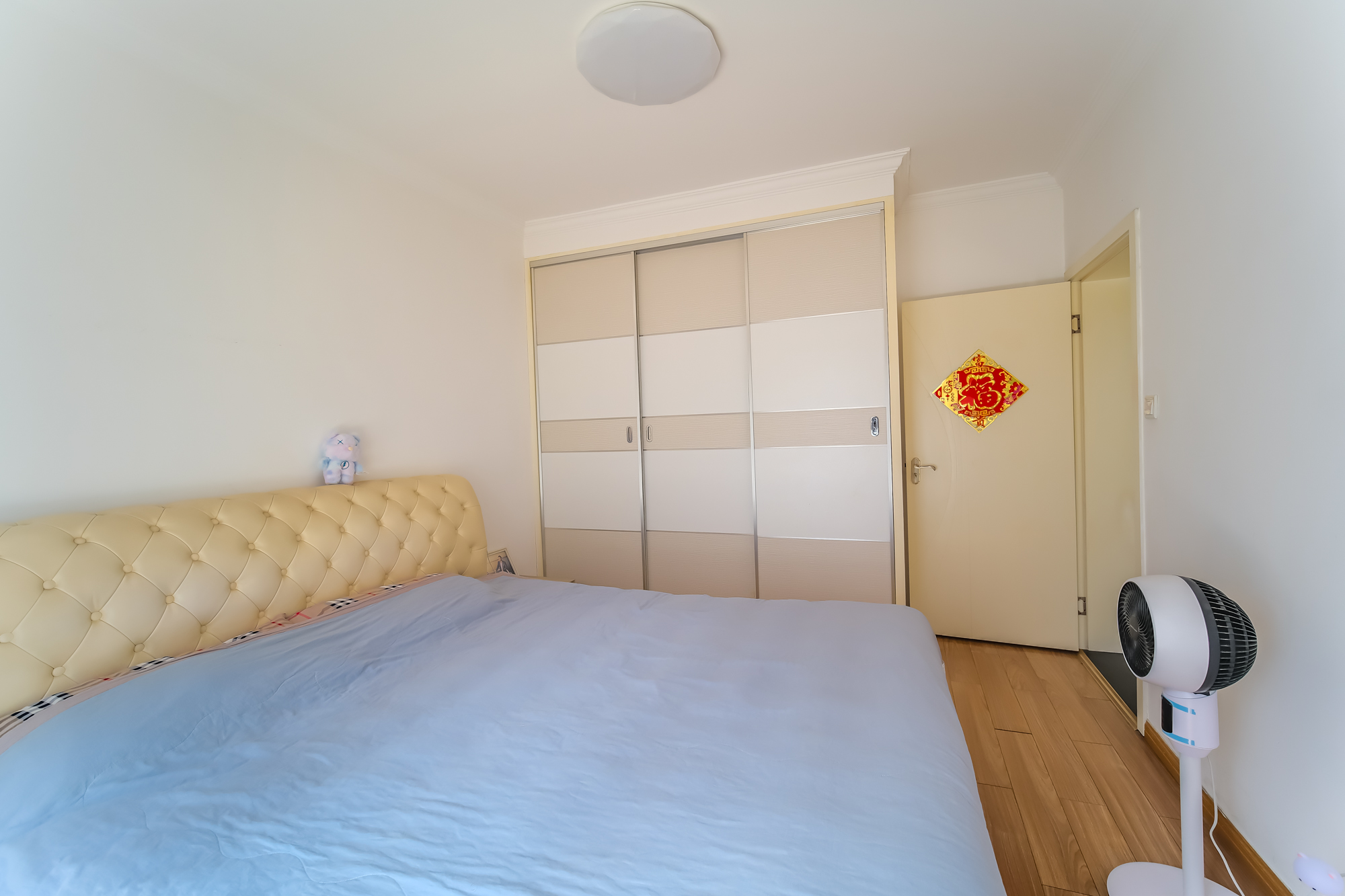 三一街区 2室2厅1卫 55.0万 三一街区 2室2厅1卫 55.0万卧室