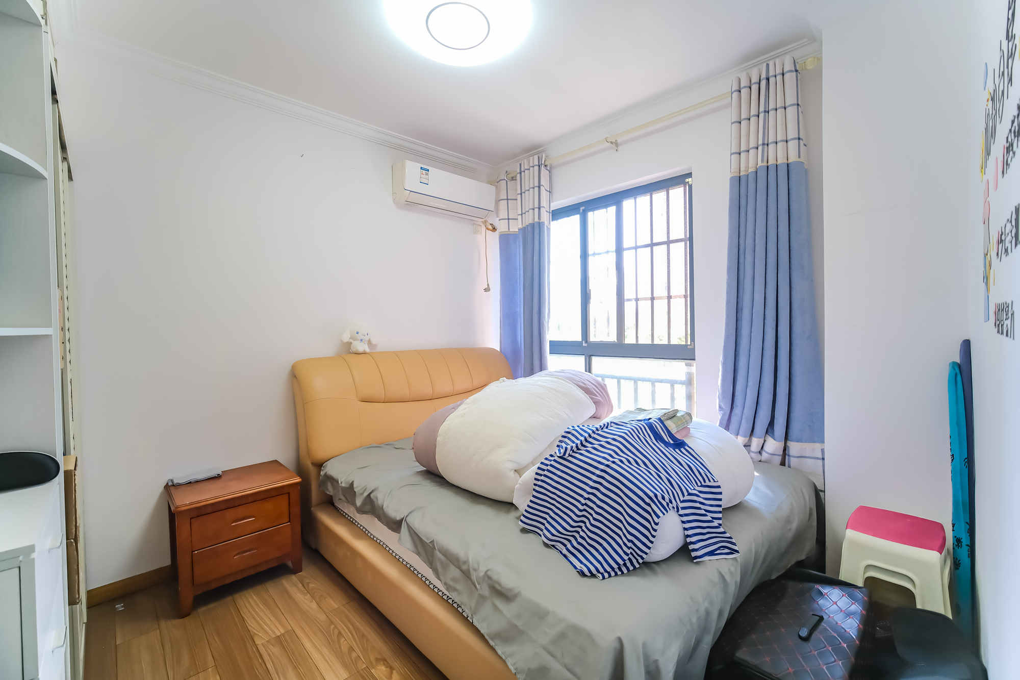 三一街区 2室2厅1卫 55.0万 三一街区 2室2厅1卫 55.0万卧室