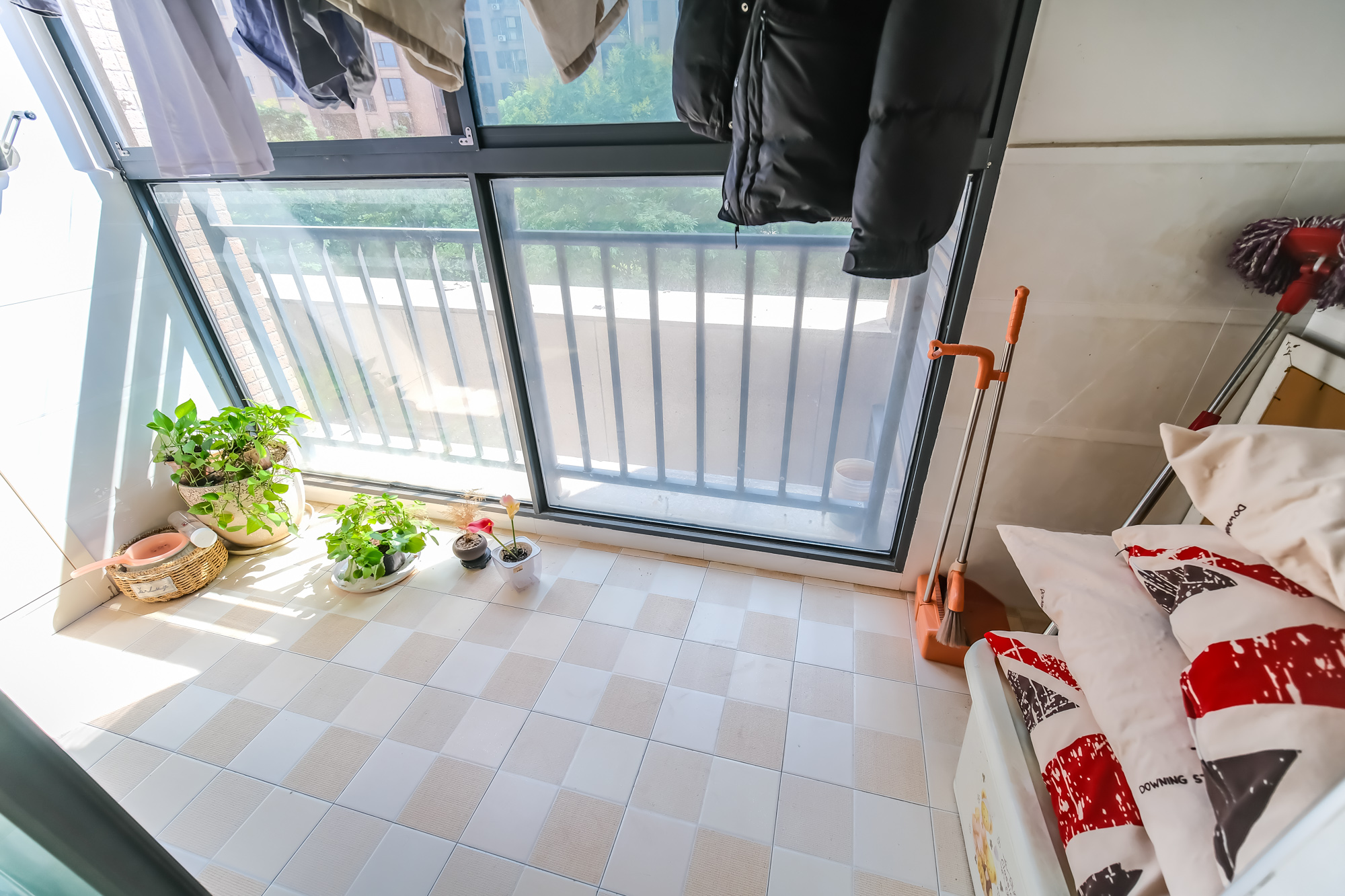 三一街区 2室2厅1卫 55.0万 三一街区 2室2厅1卫 55.0万阳台