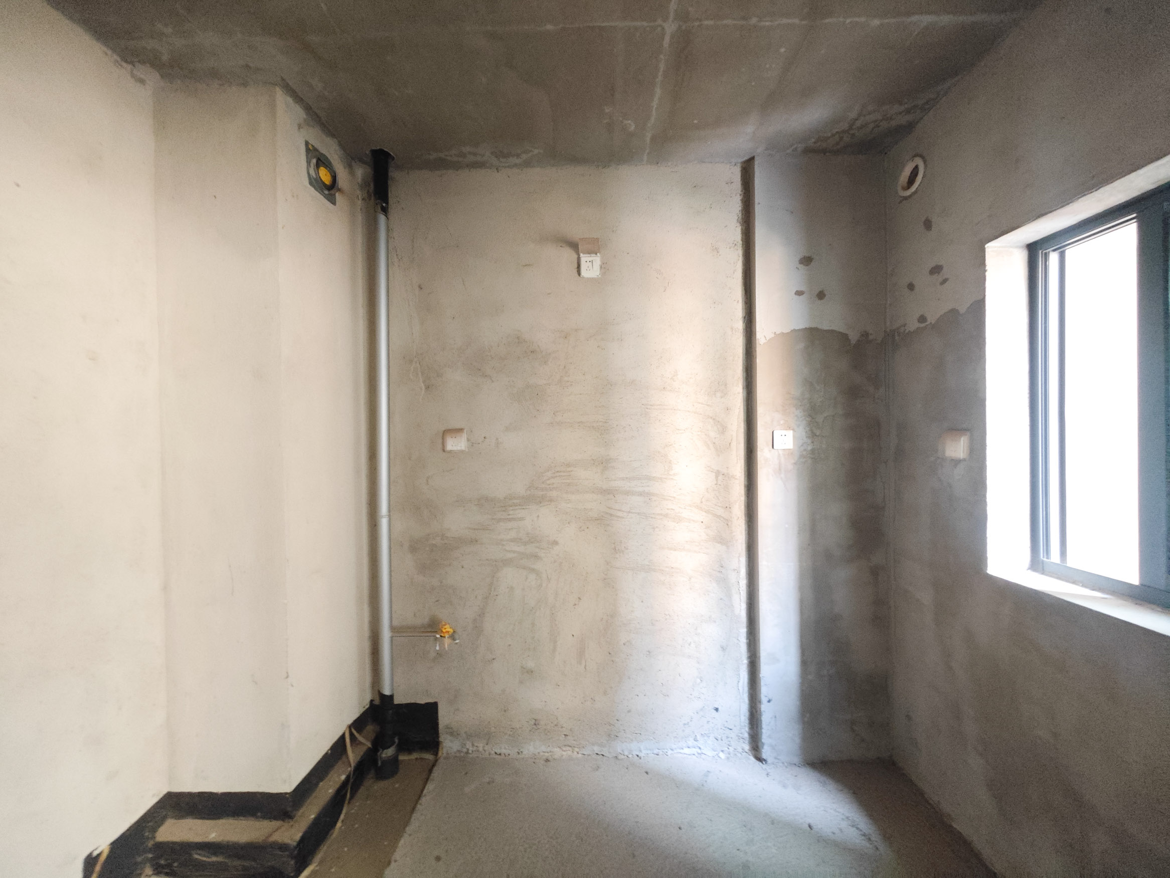 中建嘉和城  4室2厅2卫   127.00万厨房