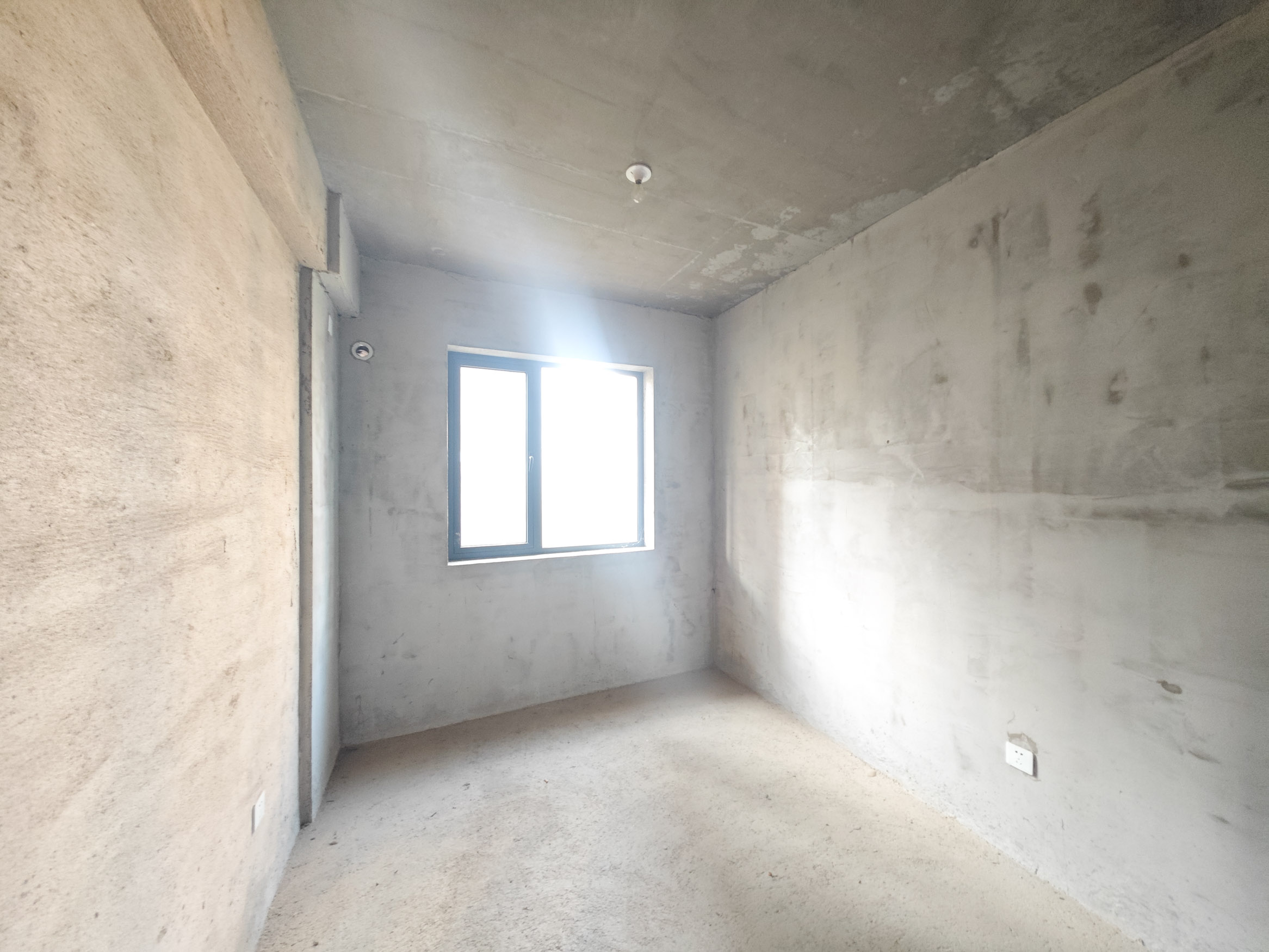 中建嘉和城  4室2厅2卫   127.00万卧室