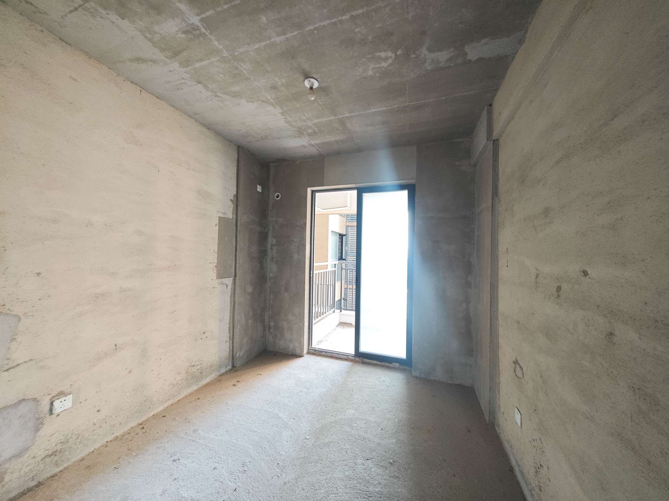 中建嘉和城  4室2厅2卫   127.00万卧室