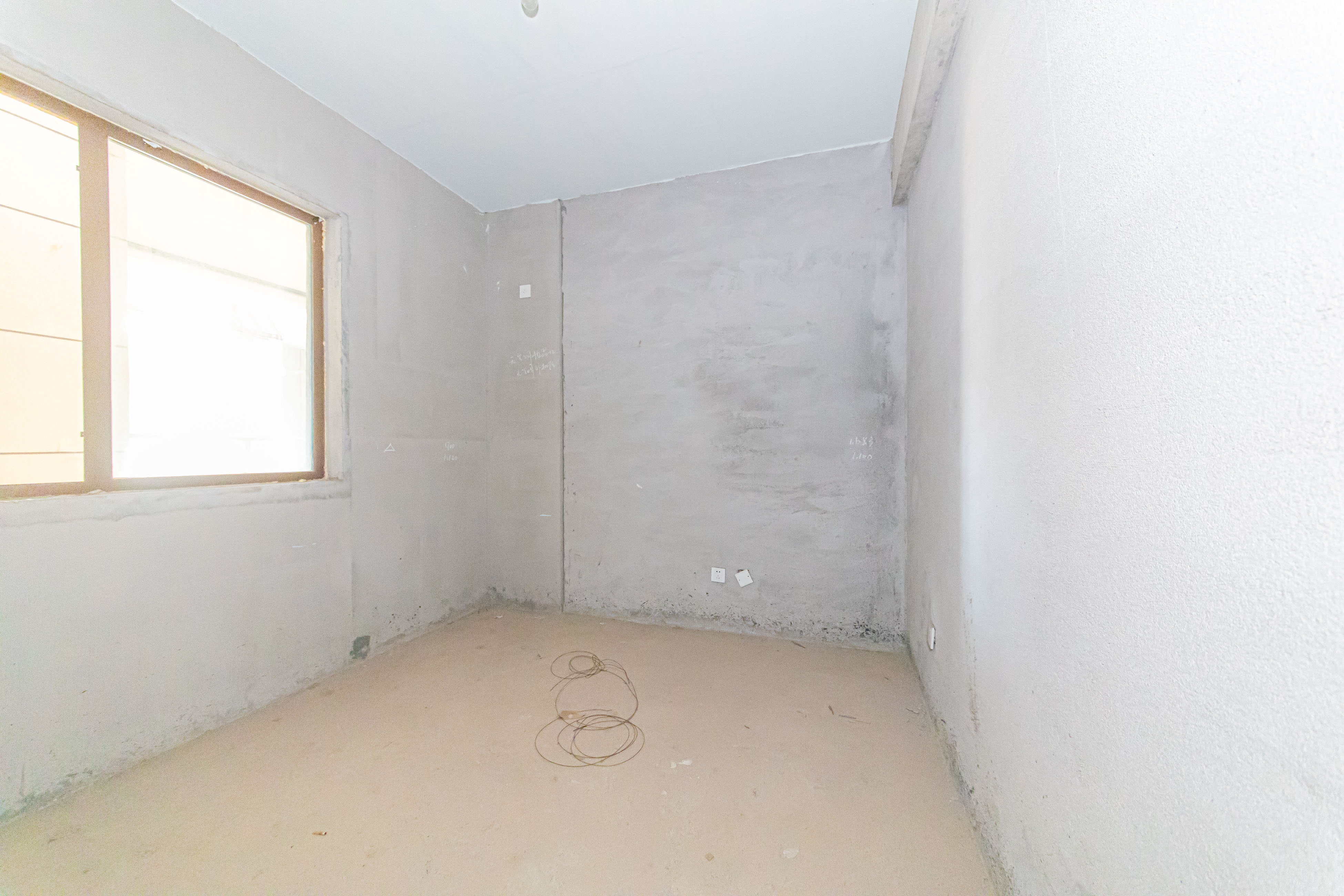 大唐印象二期御府 5室2厅3卫 188.0万 大唐印象二期御府 5室2厅3卫 188.0万卧室