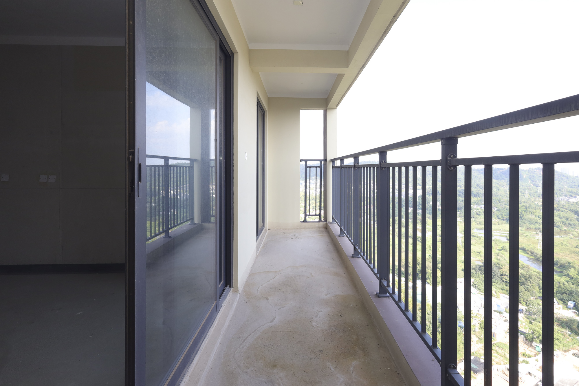 长沙融创城 4室2厅2卫 72.0万 长沙融创城 4室2厅2卫 72.0万阳台