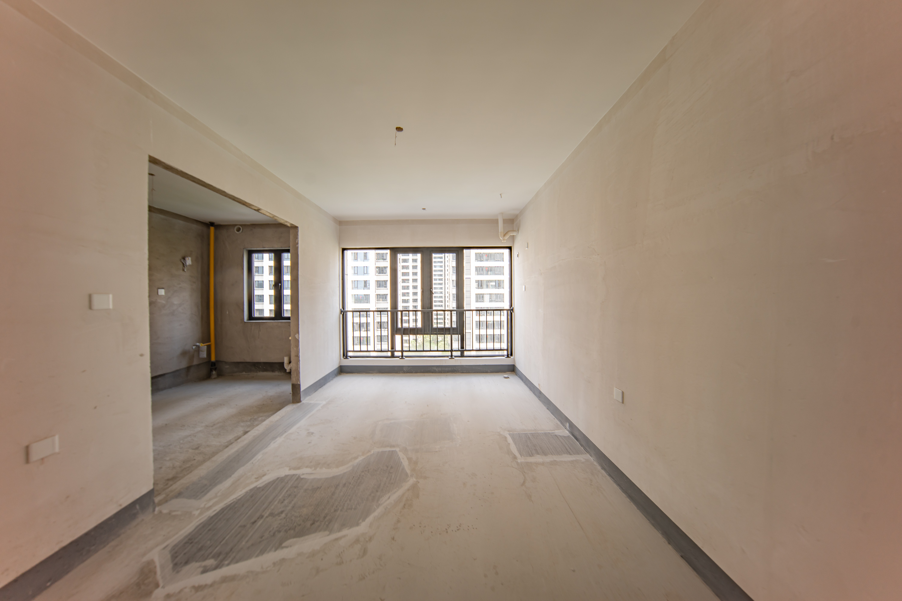 建投象山国际  5室2厅3卫   259.00万客厅