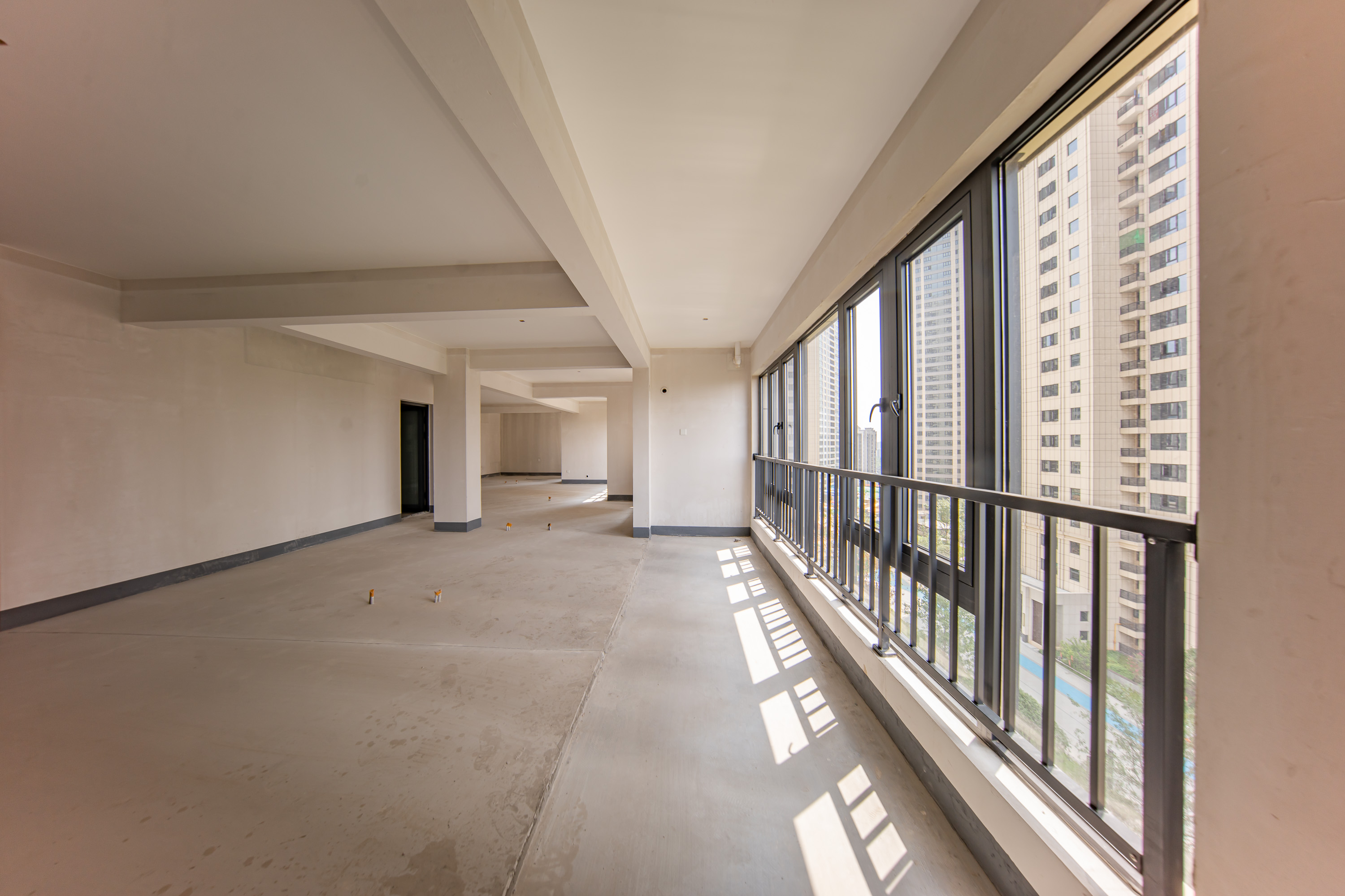 建投象山国际  5室2厅3卫   259.00万阳台
