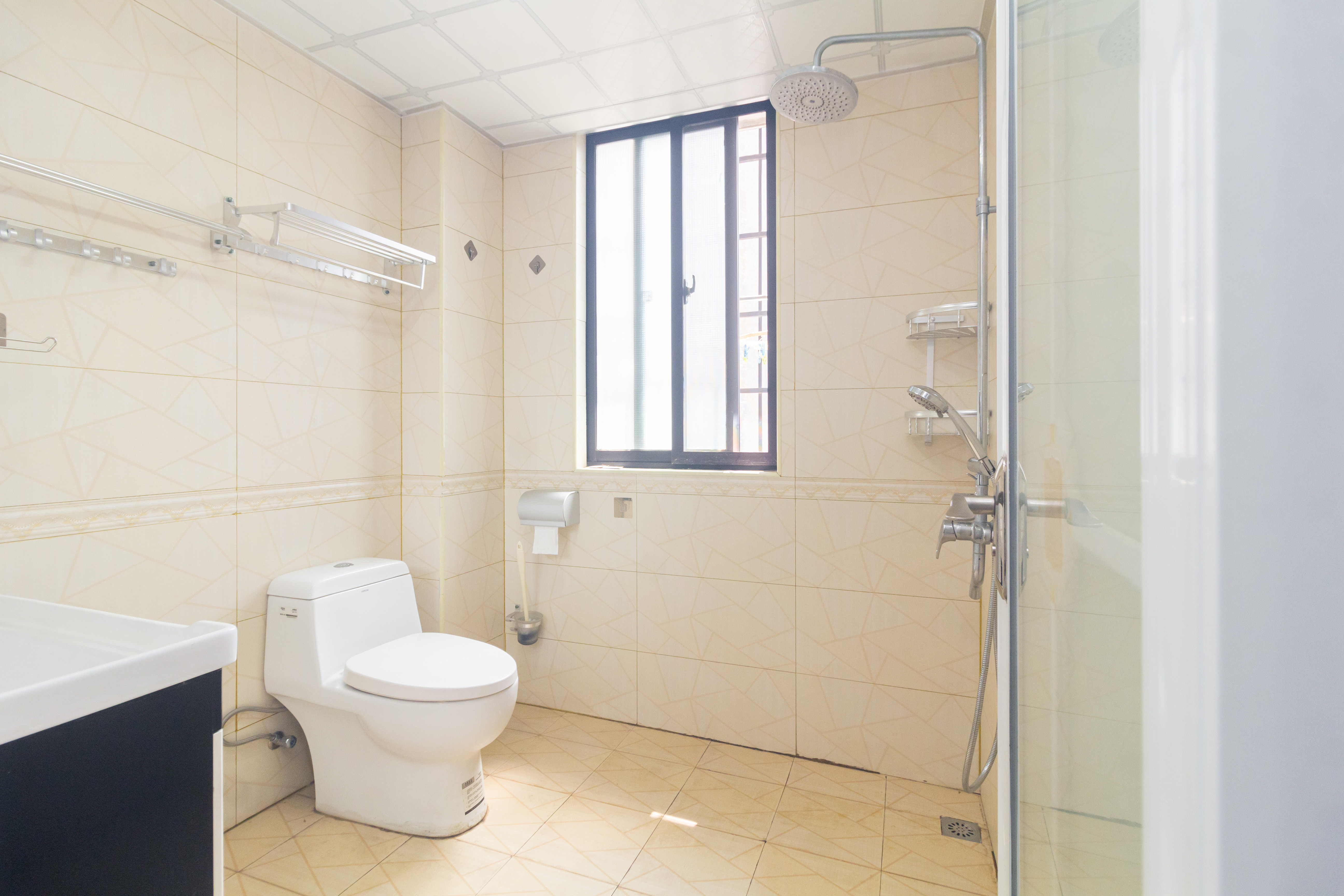 康桥长郡 3室2厅1卫 85.8万 康桥长郡 3室2厅1卫 85.8万卫生间