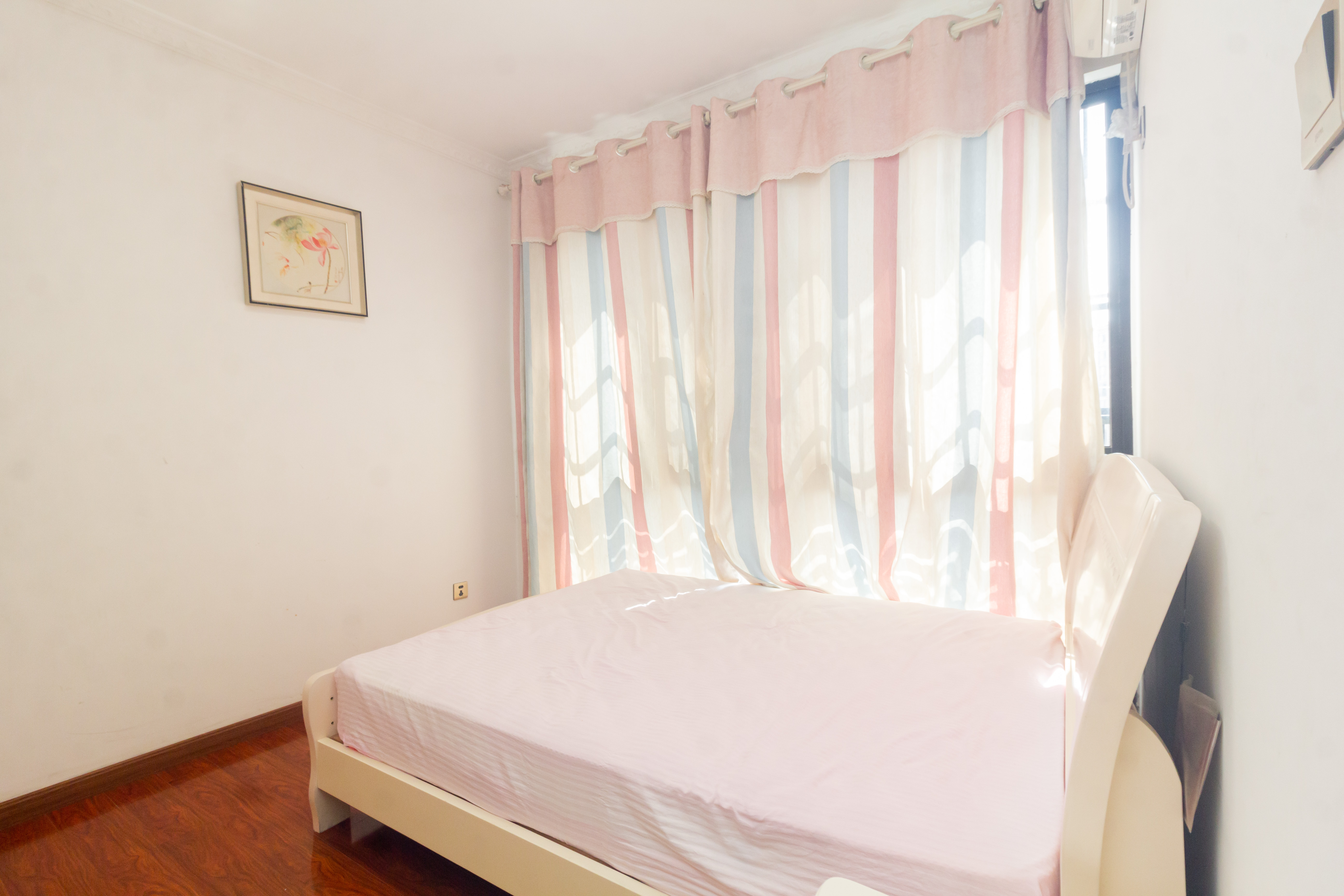 康桥长郡 3室2厅1卫 85.8万 康桥长郡 3室2厅1卫 85.8万卧室