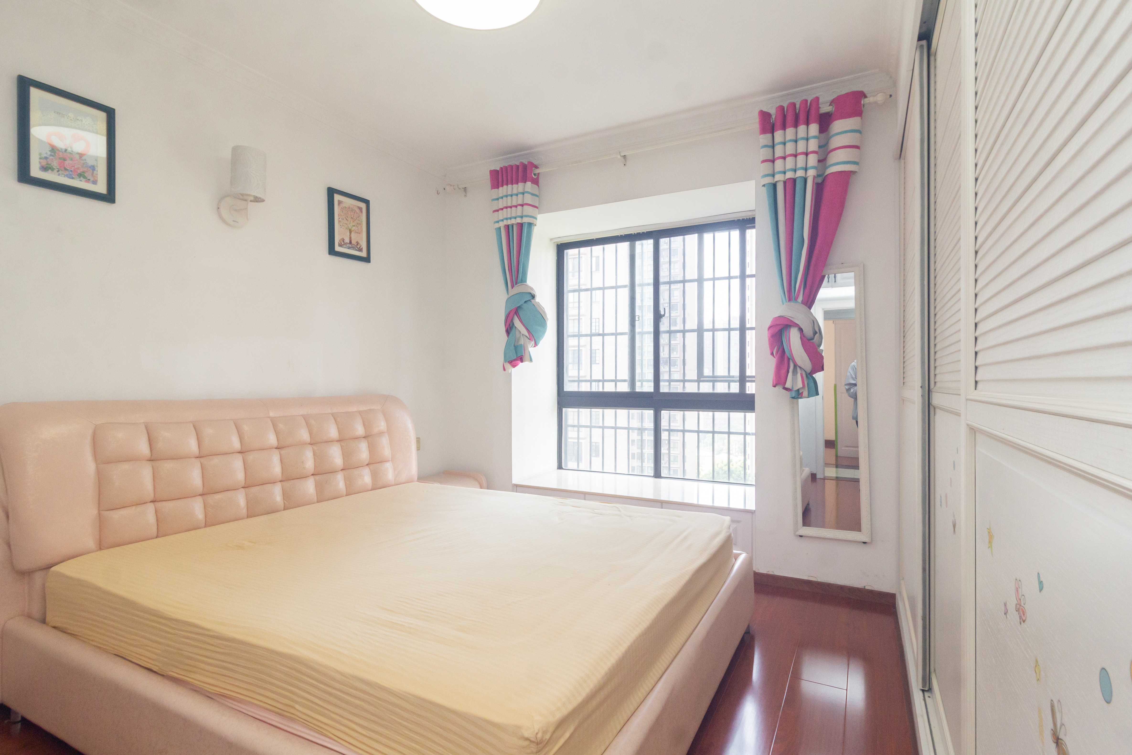 康桥长郡 3室2厅1卫 85.8万 康桥长郡 3室2厅1卫 85.8万卧室