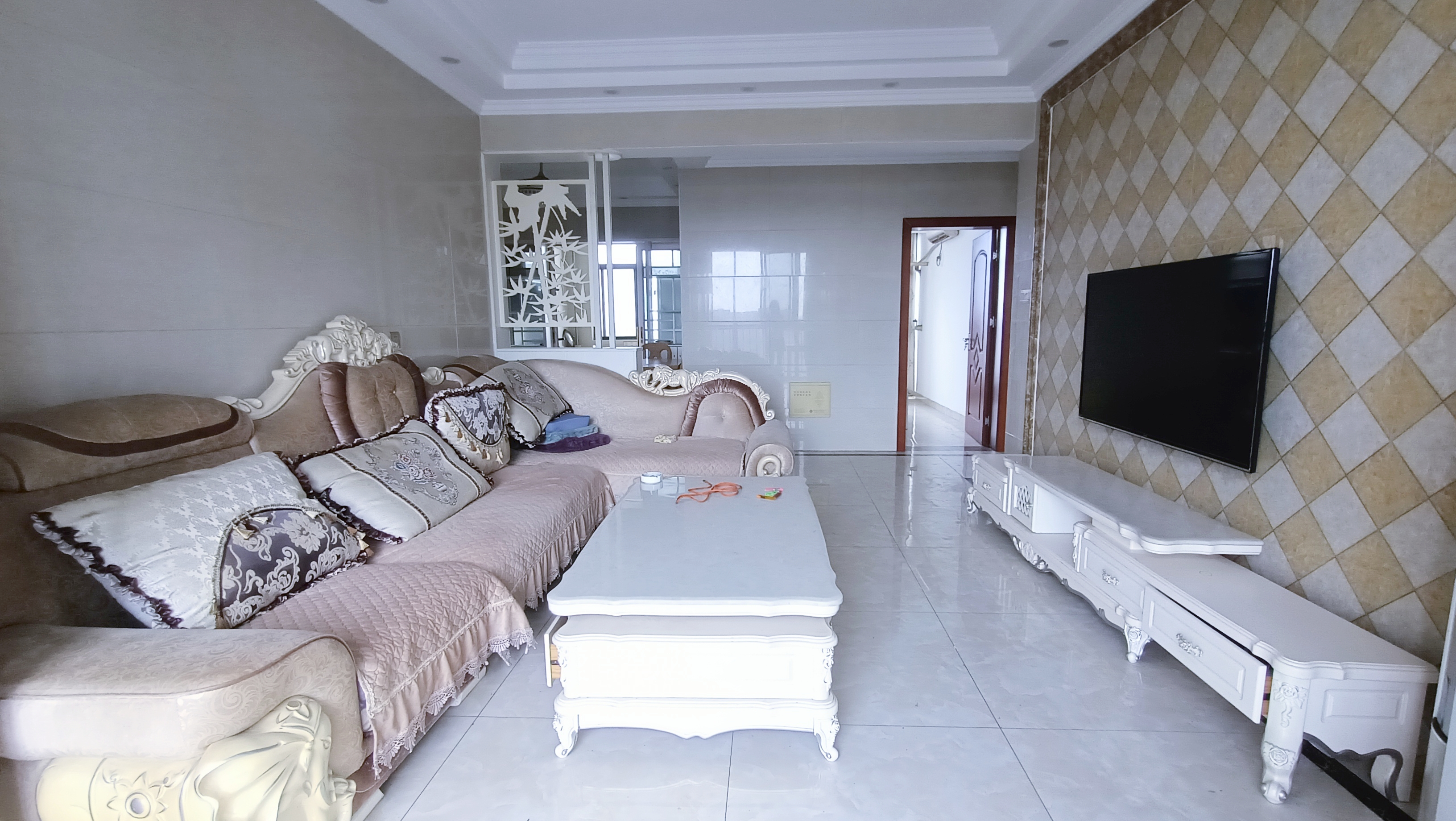 兰天一村 3室2厅2卫 52.8万 兰天一村 3室2厅2卫 52.8万室内图