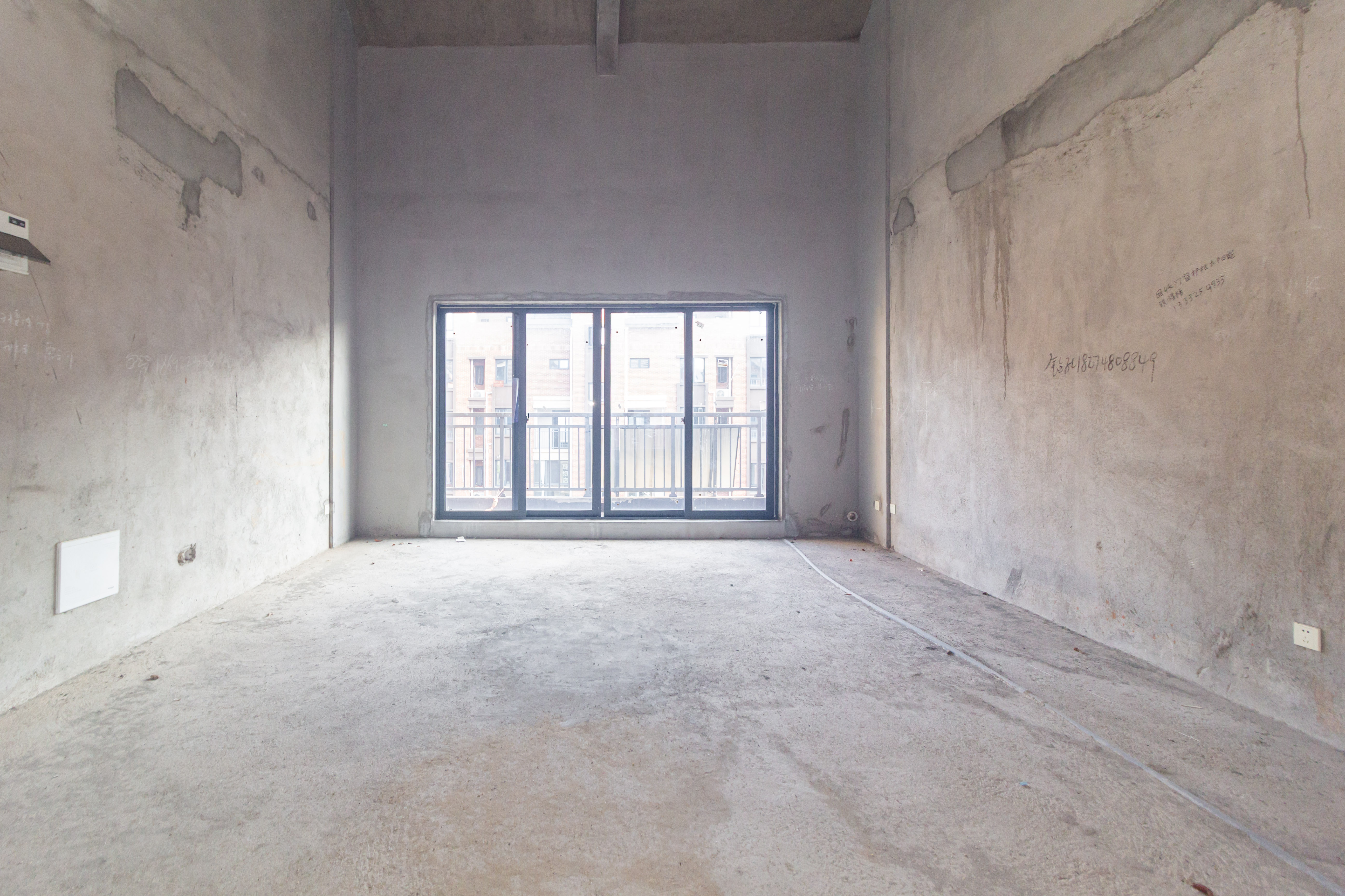 沃家苑 6室2厅2卫 200.0万 沃家苑 6室2厅2卫 200.0万客厅