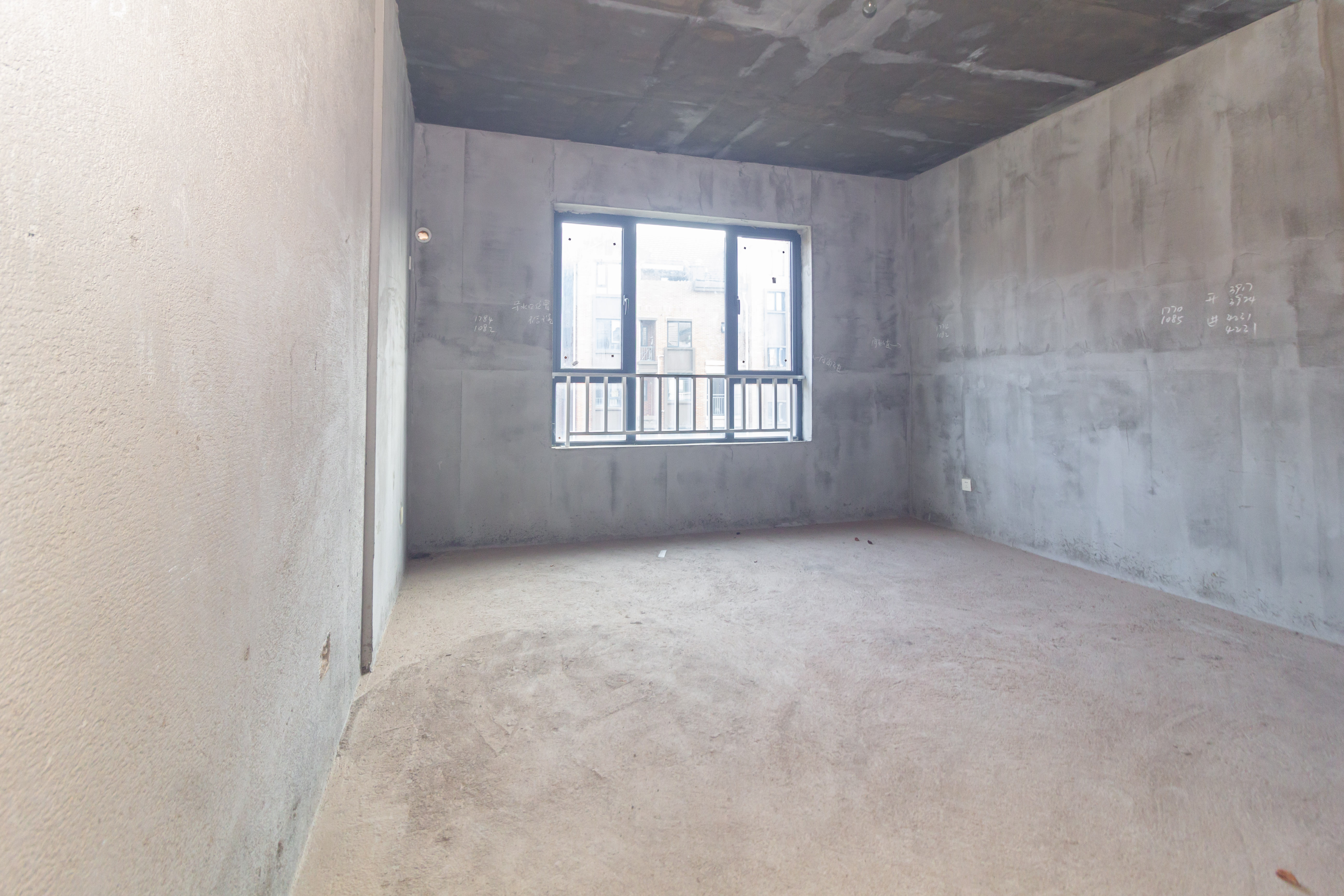 沃家苑 6室2厅2卫 200.0万 沃家苑 6室2厅2卫 200.0万卧室