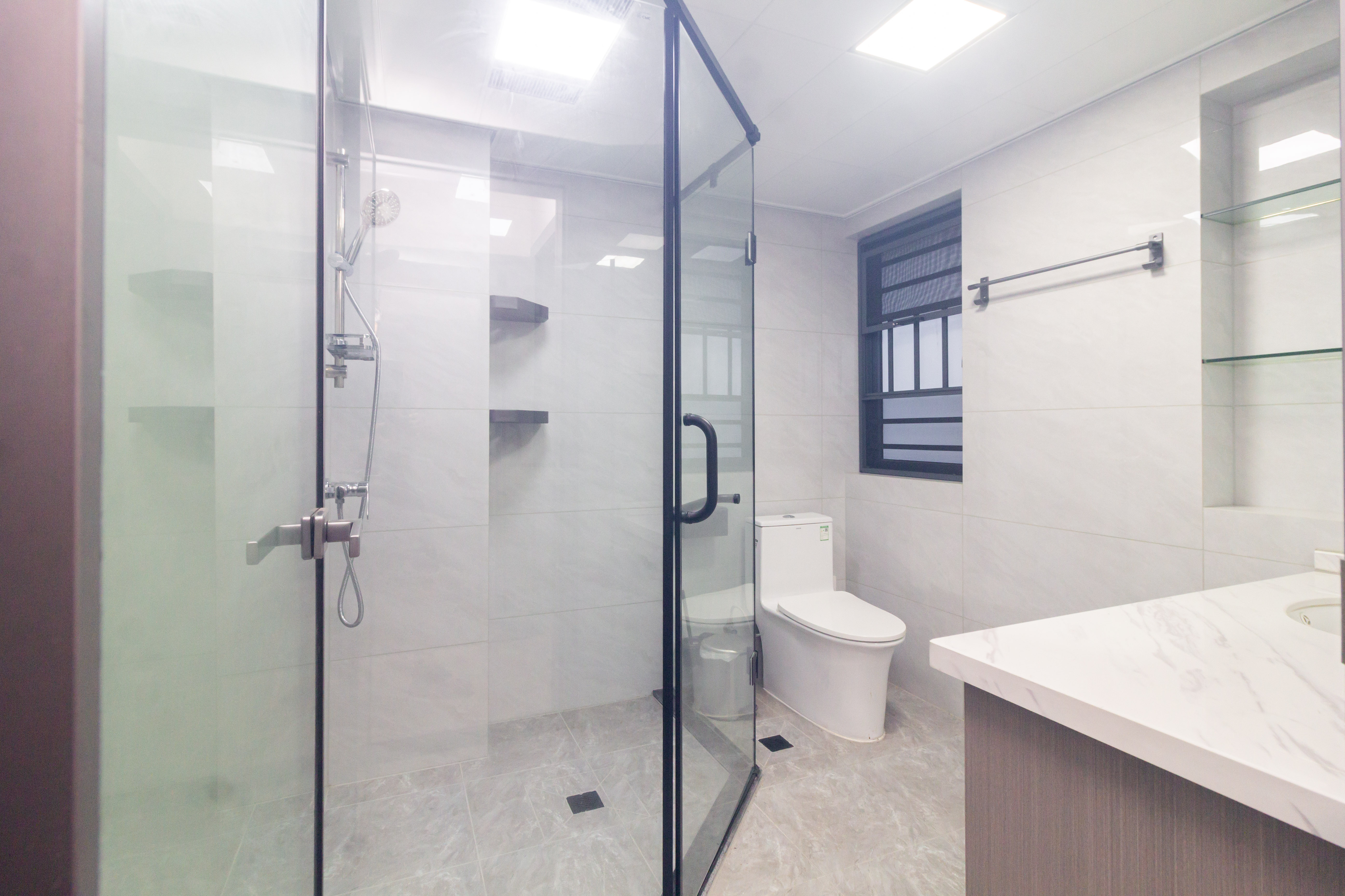 沃家苑 3室2厅2卫 88.0万 沃家苑 3室2厅2卫 88.0万卫生间