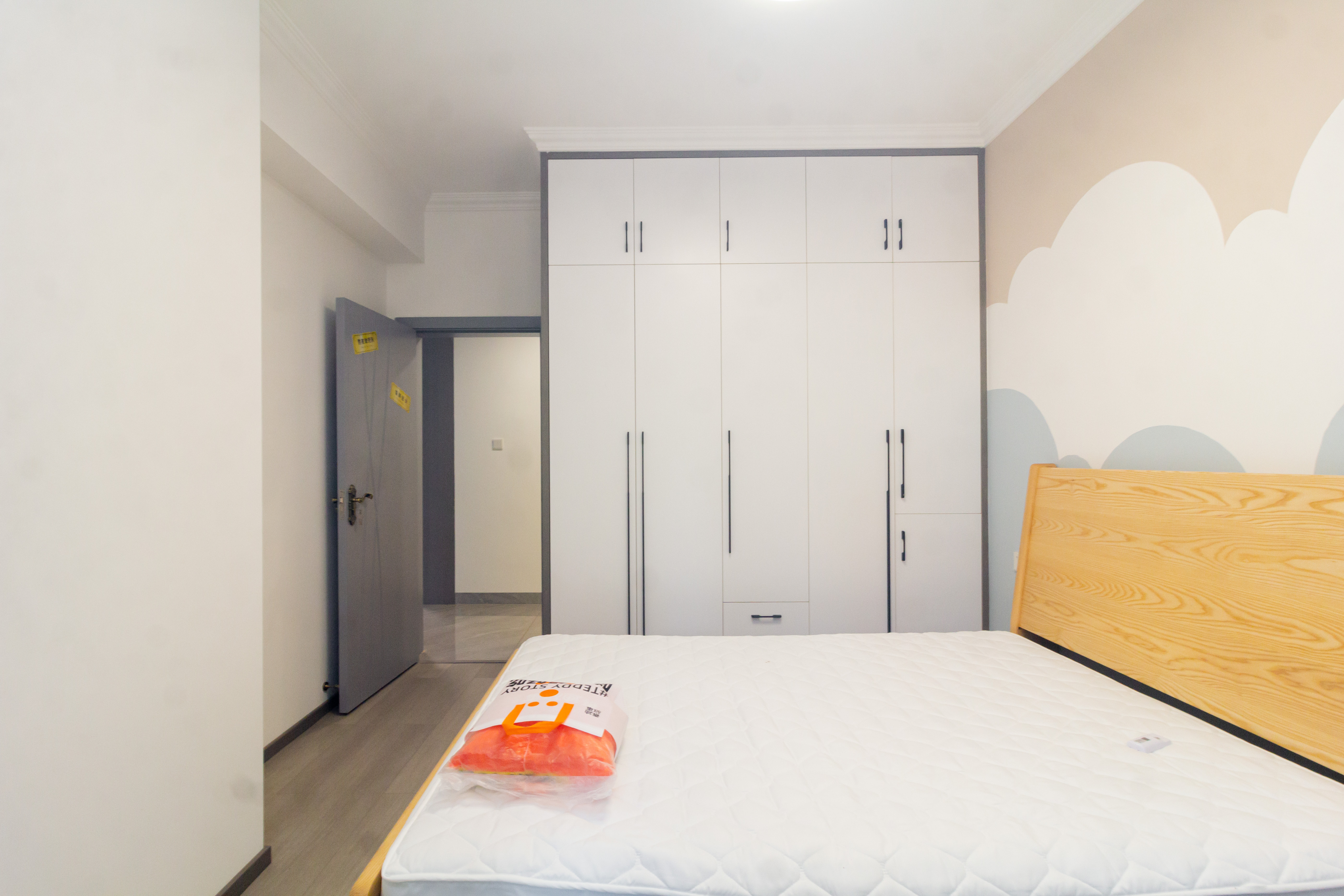 沃家苑 3室2厅2卫 88.0万 沃家苑 3室2厅2卫 88.0万卧室