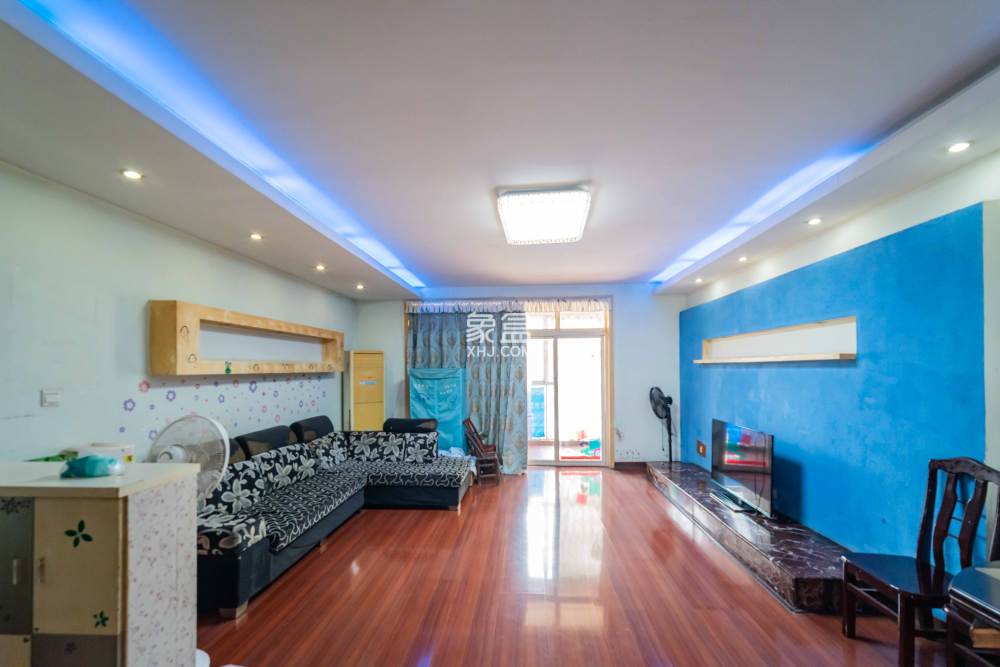 新星小区  3室2厅2卫    80.0万