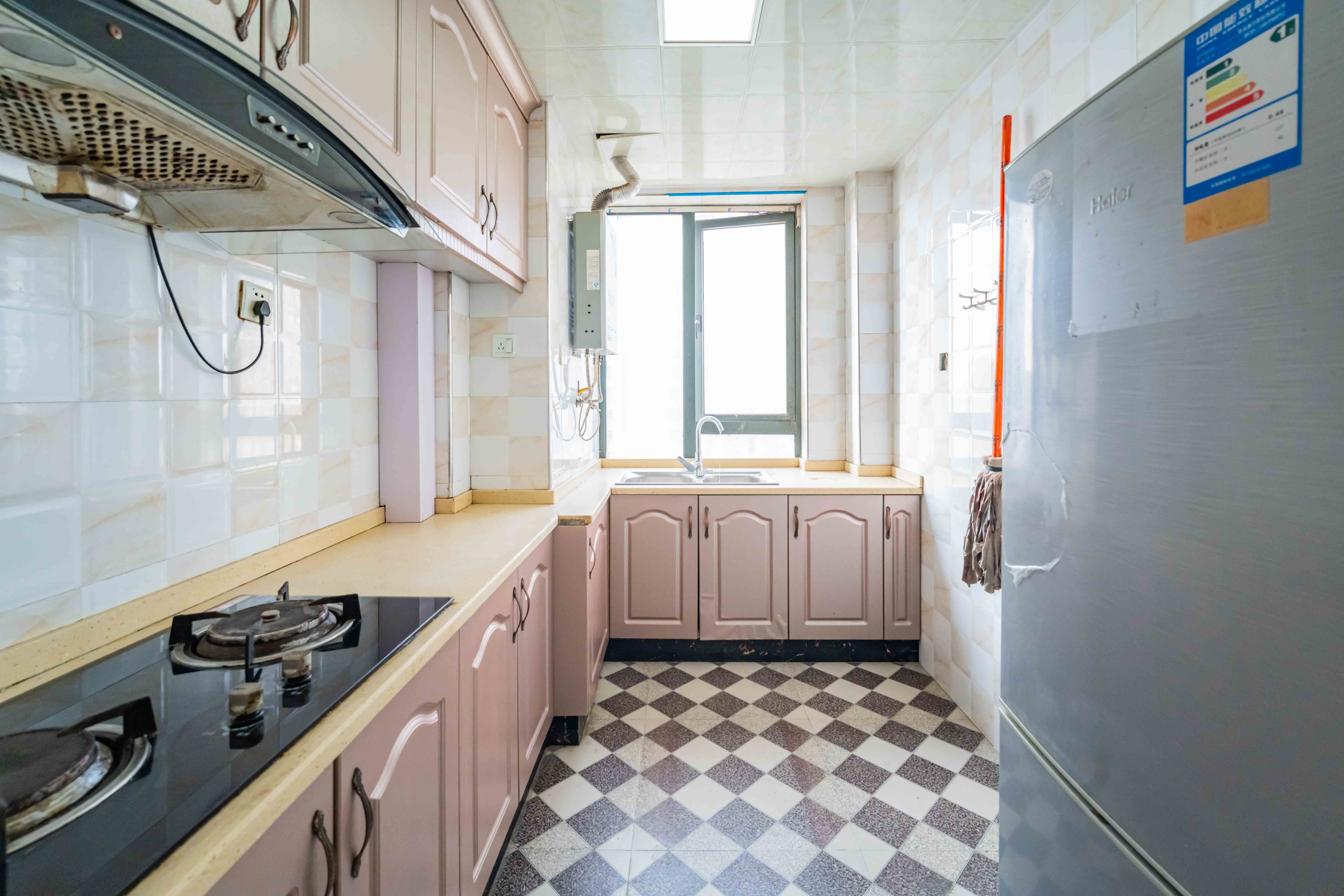 兴旺正佳广场(金石雅苑) 3室1厅1卫 82.0万 兴旺正佳广场(金石雅苑) 3室1厅1卫 82.0万厨房