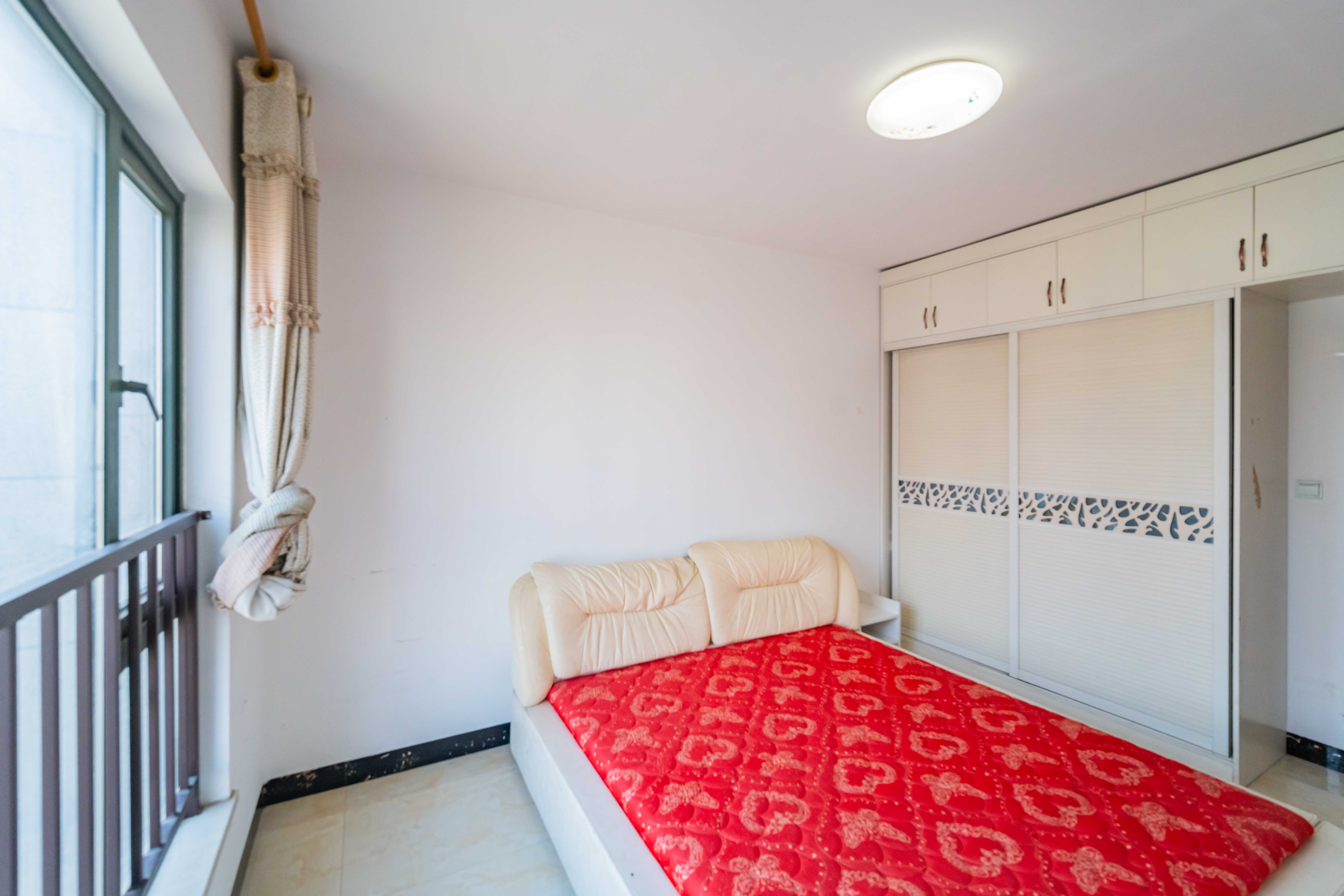 兴旺正佳广场(金石雅苑) 3室1厅1卫 82.0万 兴旺正佳广场(金石雅苑) 3室1厅1卫 82.0万卧室