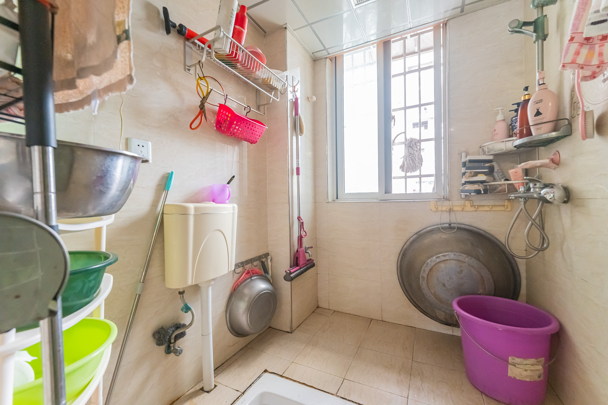 开源鑫景  3室2厅2卫    83.0万 开源鑫景  3室2厅2卫    83.0万卫生间