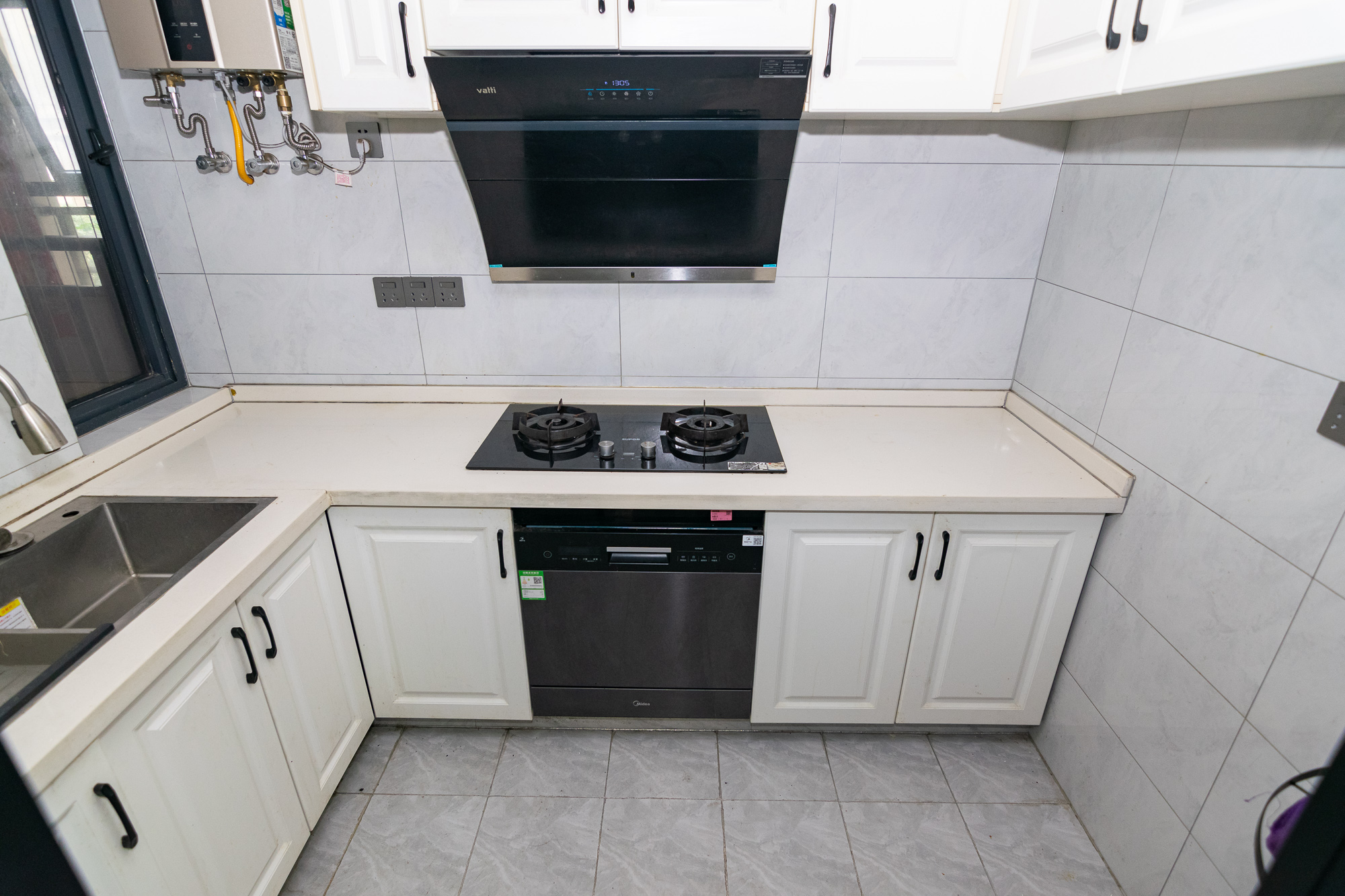 澳海谷山府 4室2厅2卫 103.8万 澳海谷山府 4室2厅2卫 103.8万厨房