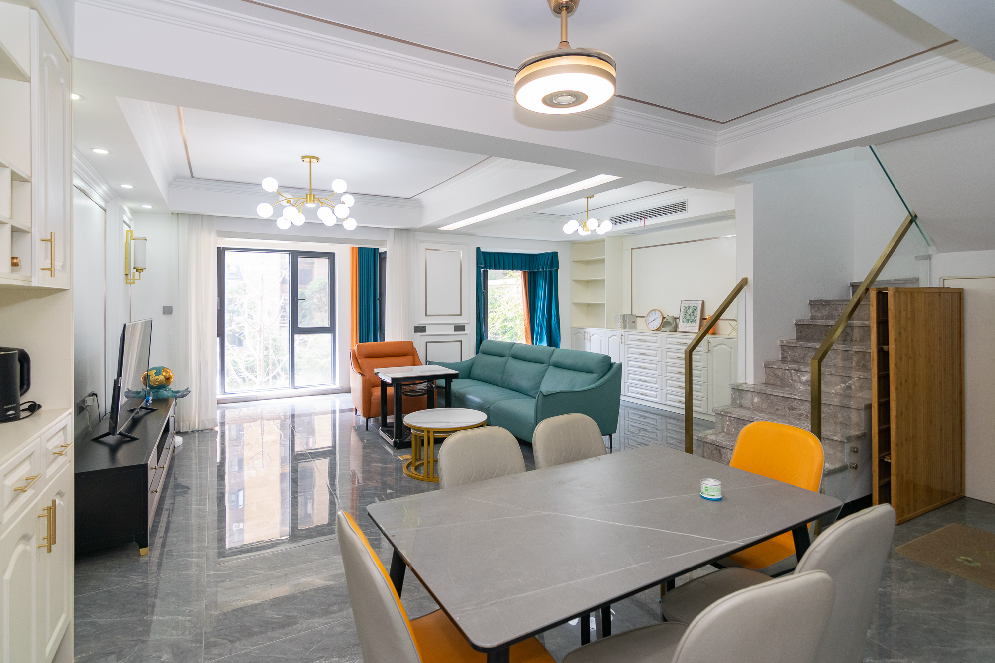 澳海谷山府 4室2厅2卫 103.8万 澳海谷山府 4室2厅2卫 103.8万客厅