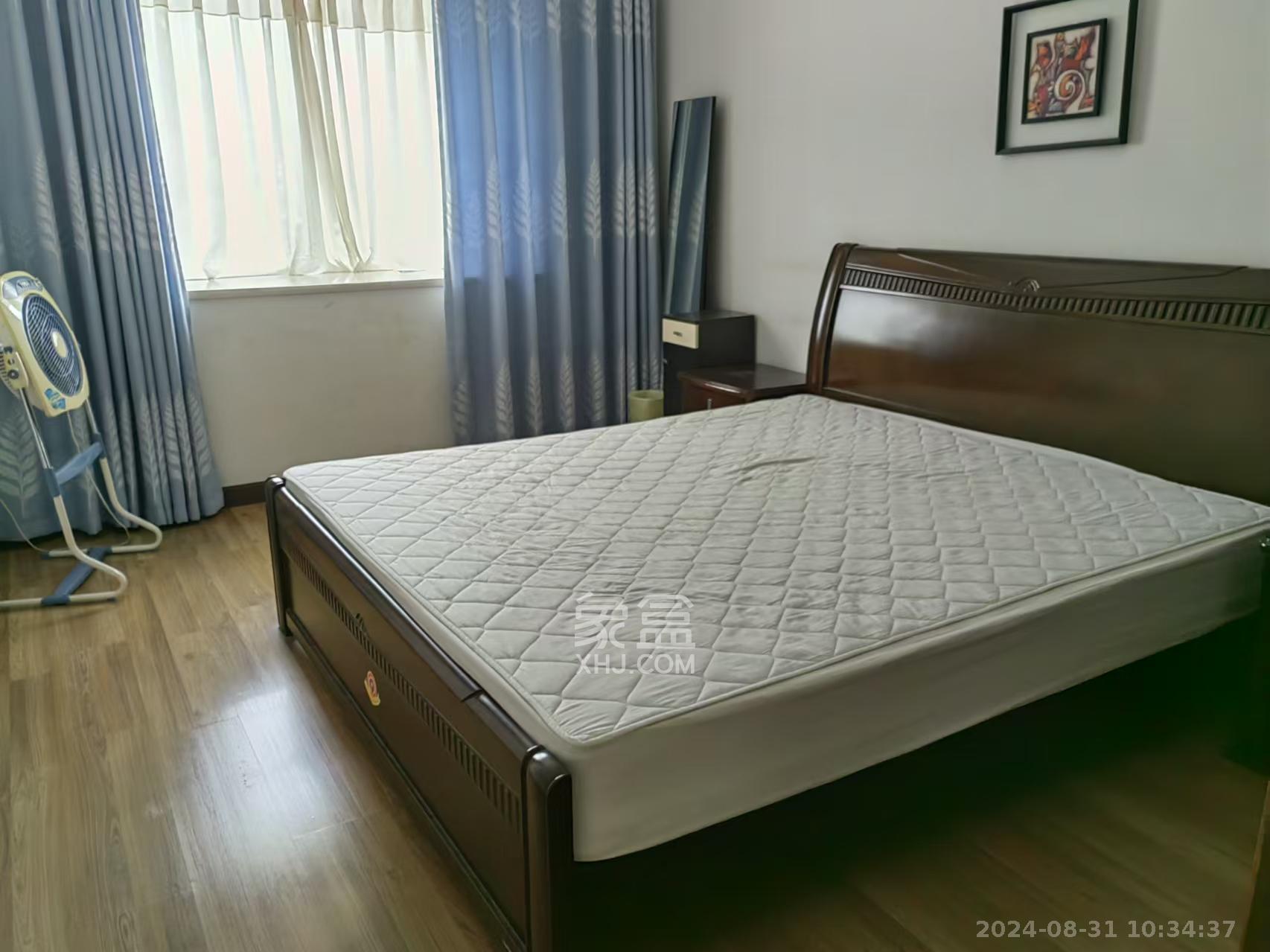 鑫邮小区  3室2厅2卫   2400.00元/月室内图