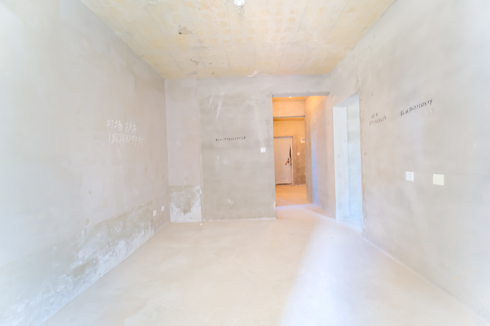 荣盛花语城  3室2厅1卫    58.0万 荣盛花语城  3室2厅1卫    58.0万客厅