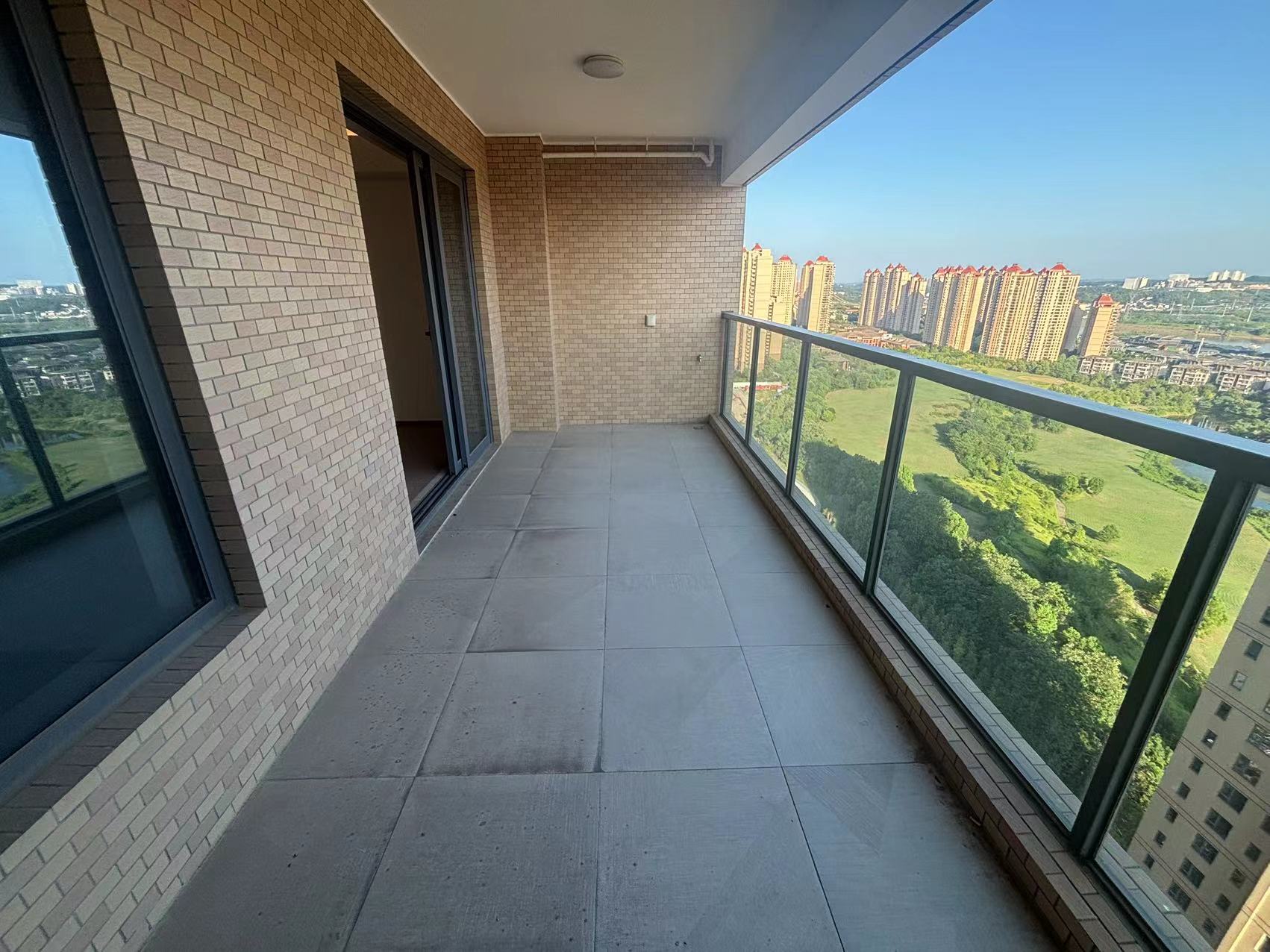 晋合湘水湾六期  3室2厅2卫    102.0万 晋合湘水湾六期  3室2厅2卫    102.0万室内图