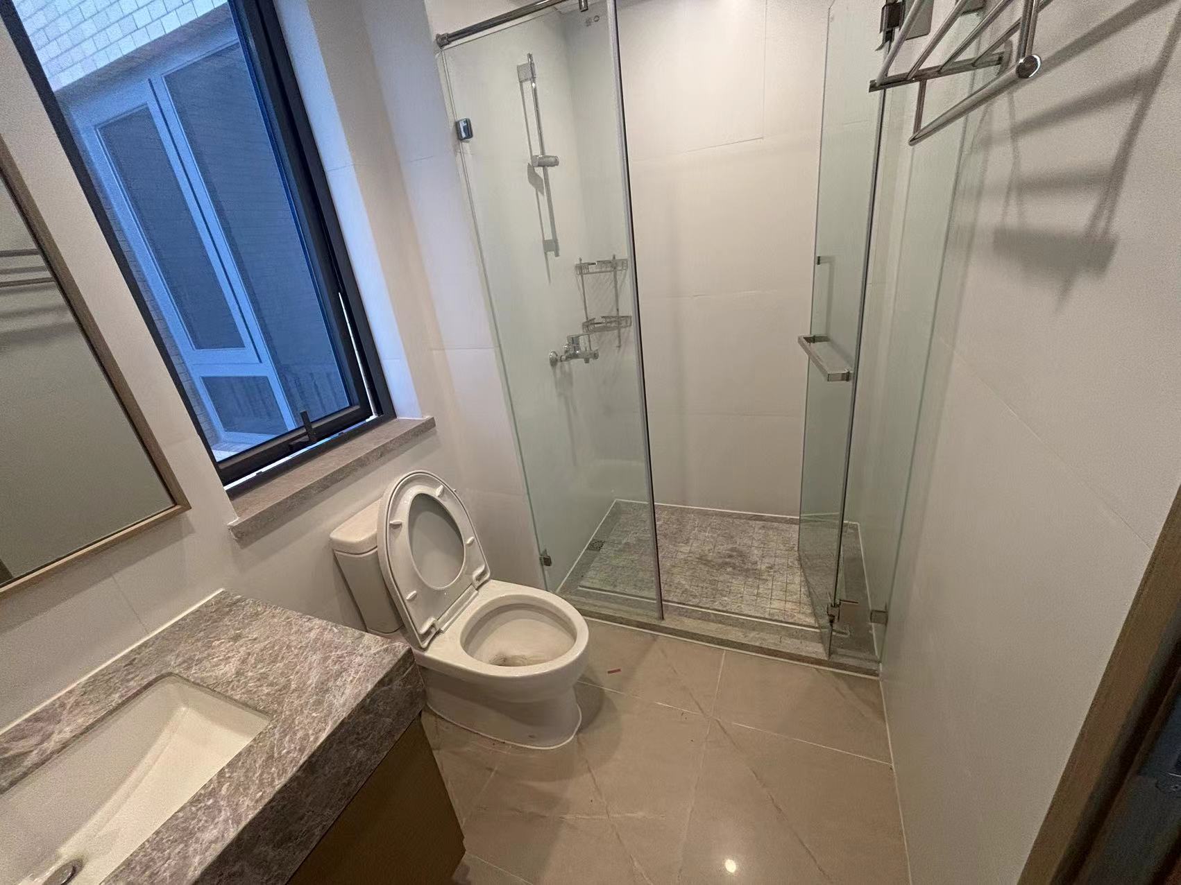 晋合湘水湾六期  3室2厅2卫    102.0万 晋合湘水湾六期  3室2厅2卫    102.0万室内图