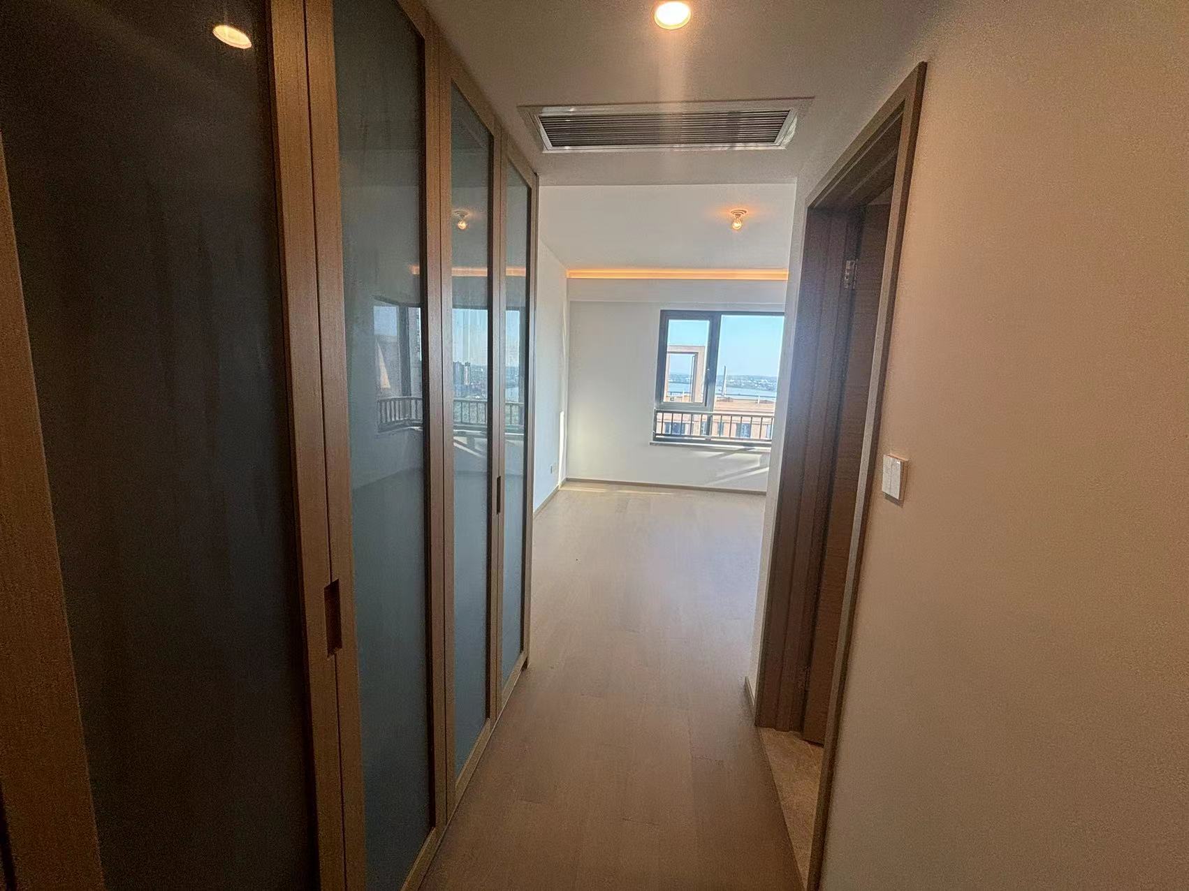 晋合湘水湾六期  3室2厅2卫    102.0万 晋合湘水湾六期  3室2厅2卫    102.0万室内图