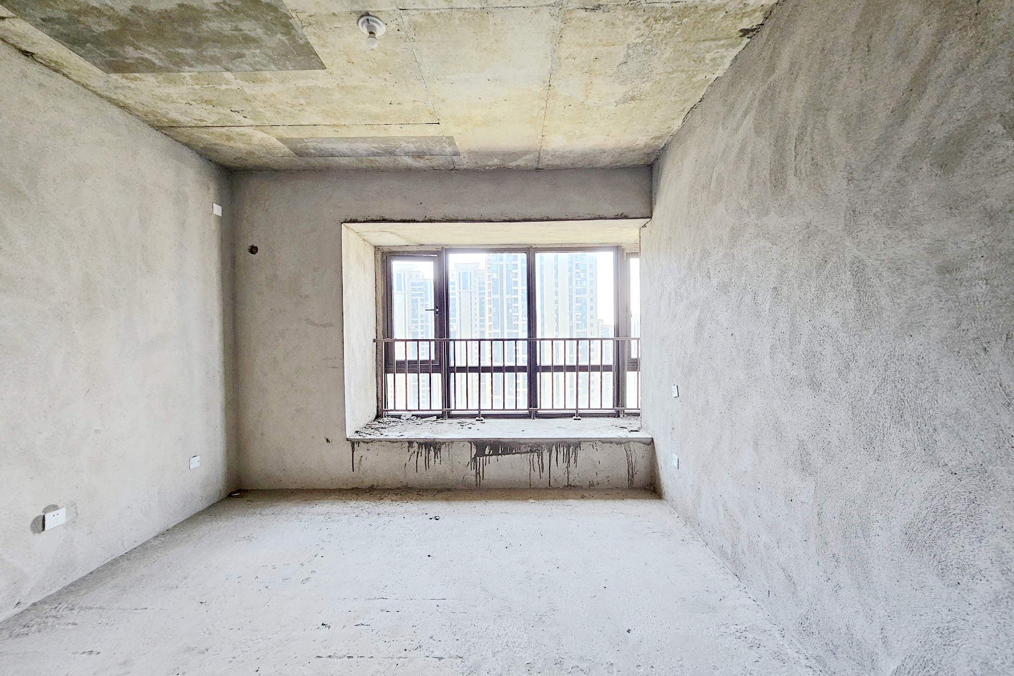 明昇壹城（明昇时代广场）二期  6室2厅3卫   493.00万其他