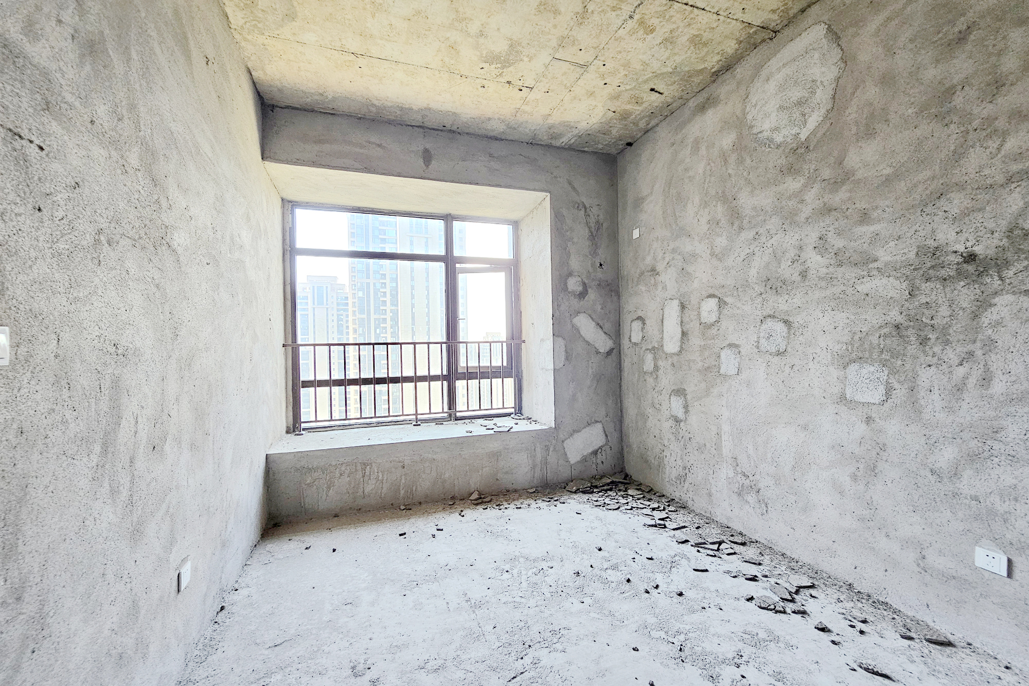 明昇壹城（明昇时代广场）二期  6室2厅3卫   493.00万其他