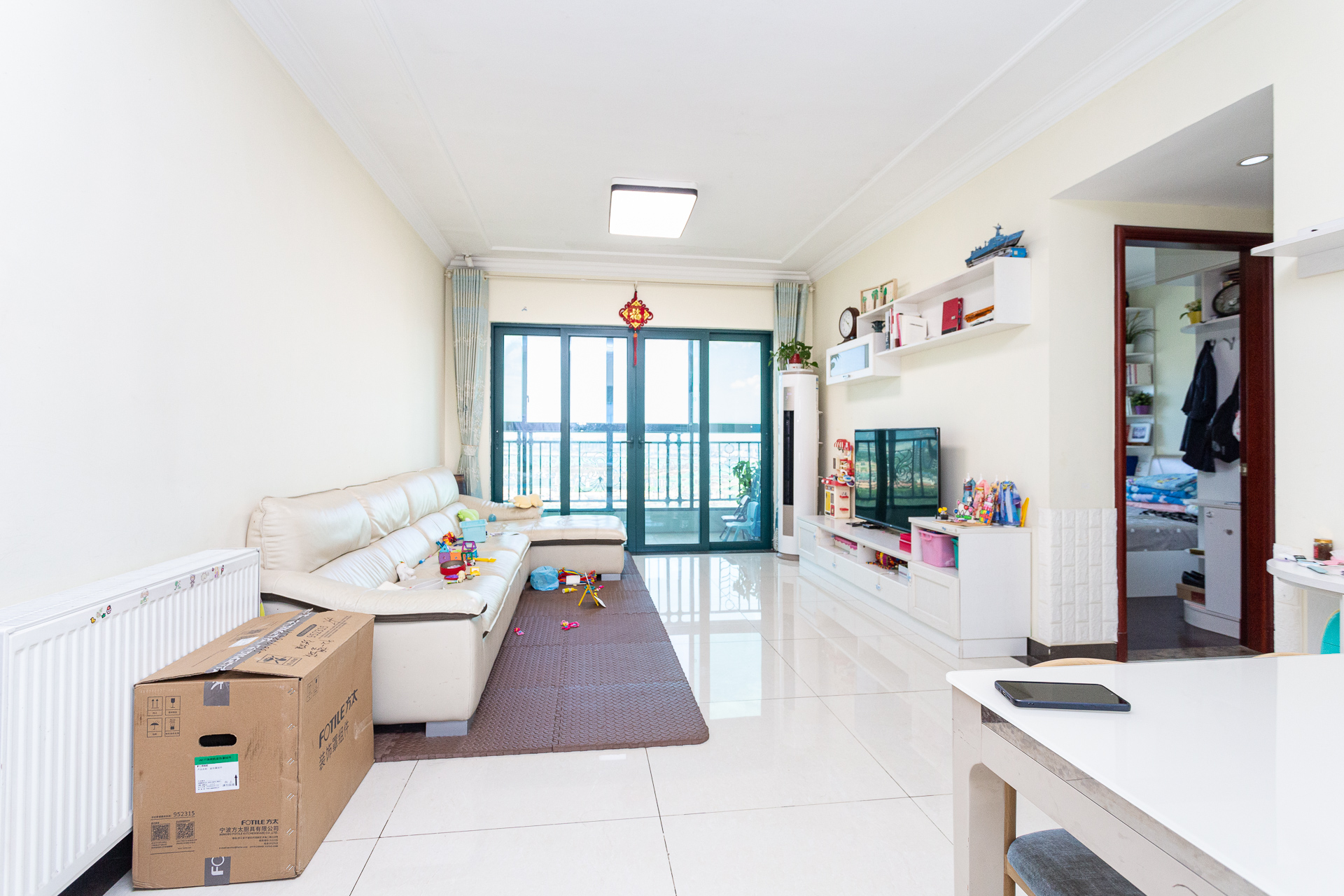 恒大名都 3室2厅2卫 78.0万 恒大名都 3室2厅2卫 78.0万客厅