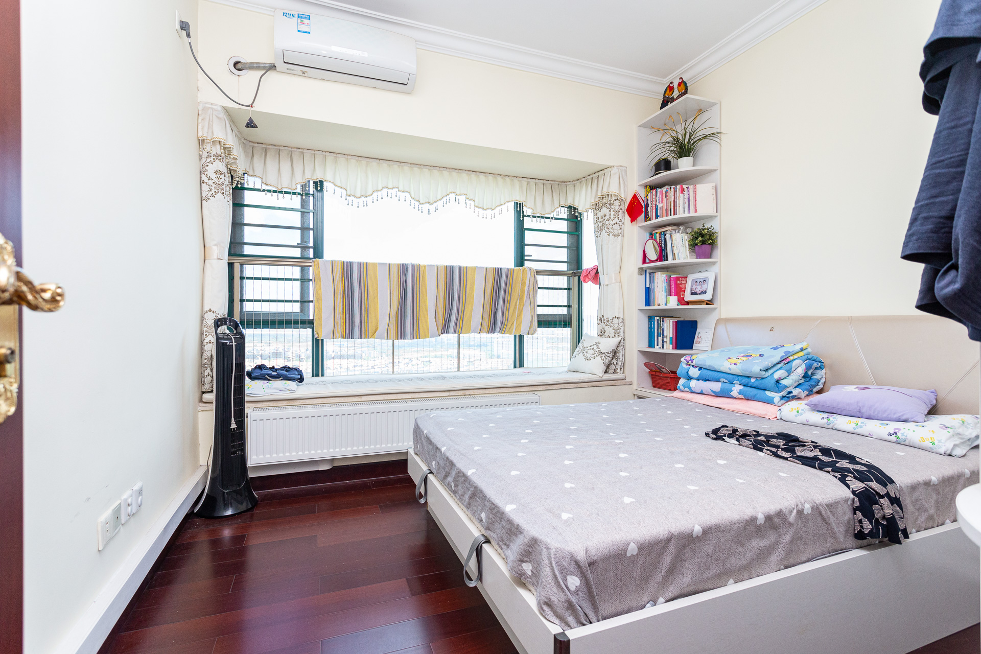 恒大名都 3室2厅2卫 78.0万 恒大名都 3室2厅2卫 78.0万卧室