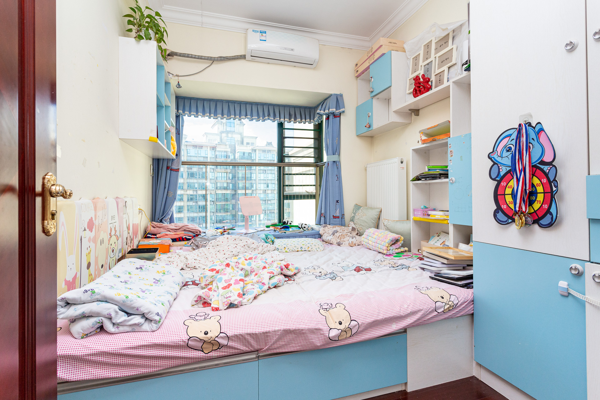 恒大名都 3室2厅2卫 78.0万 恒大名都 3室2厅2卫 78.0万卧室