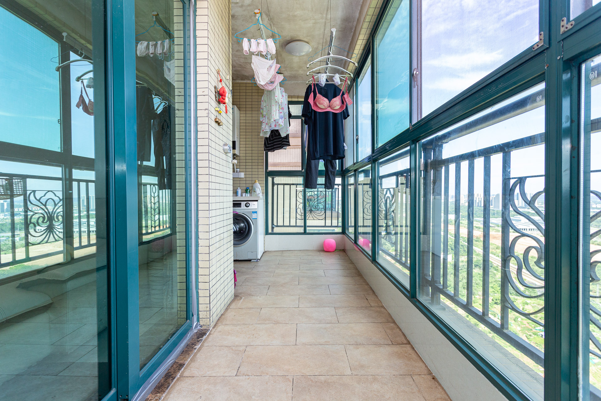 恒大名都 3室2厅2卫 78.0万 恒大名都 3室2厅2卫 78.0万阳台