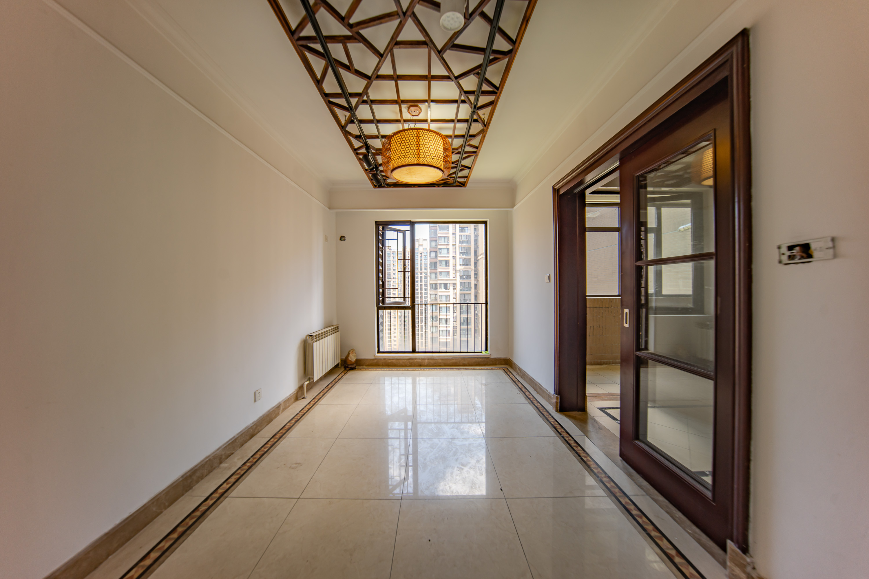 中海国际一期  4室2厅2卫    125.0万客厅