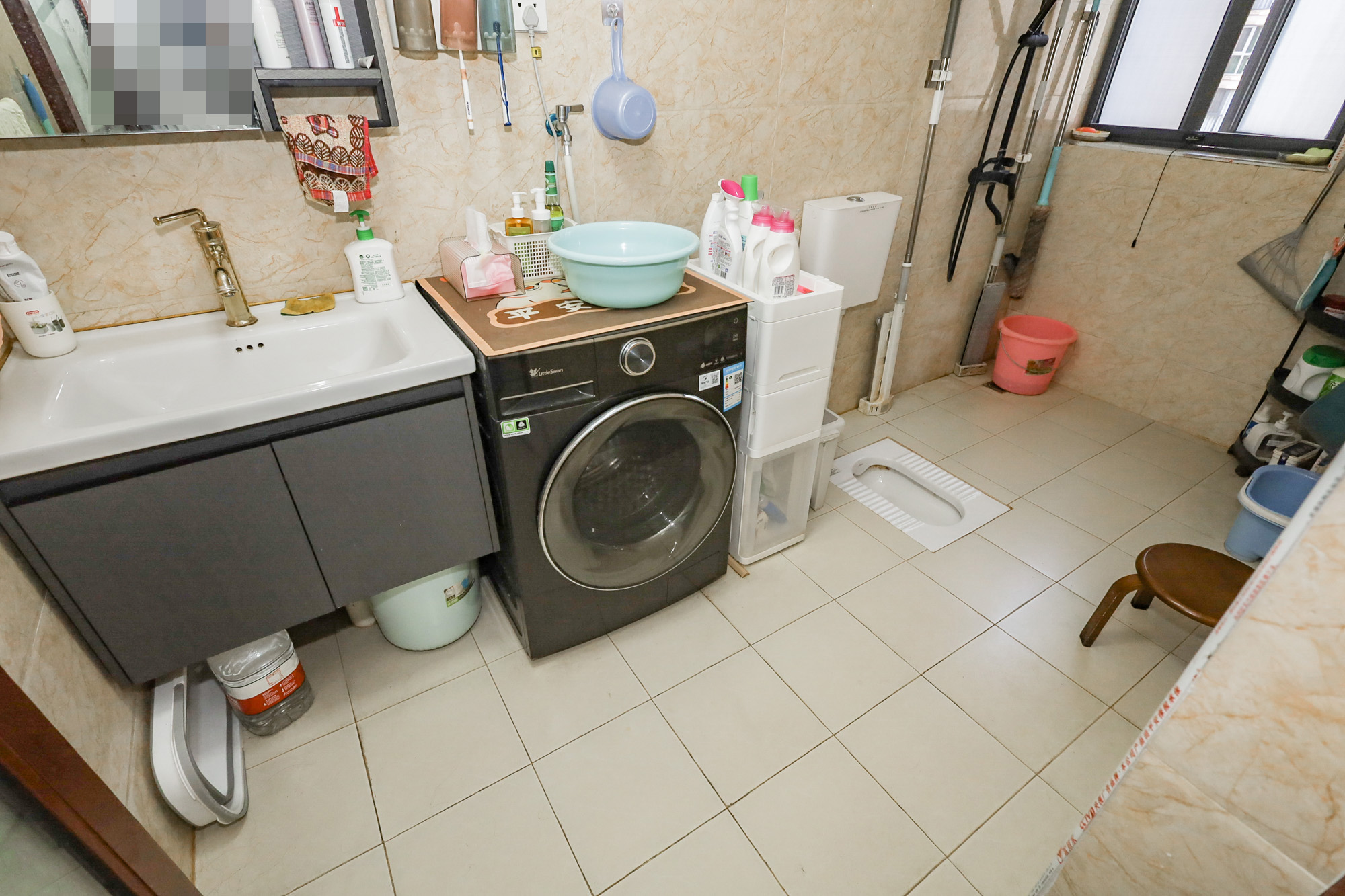 八方小区B区  3室2厅2卫   436.00万卫生间