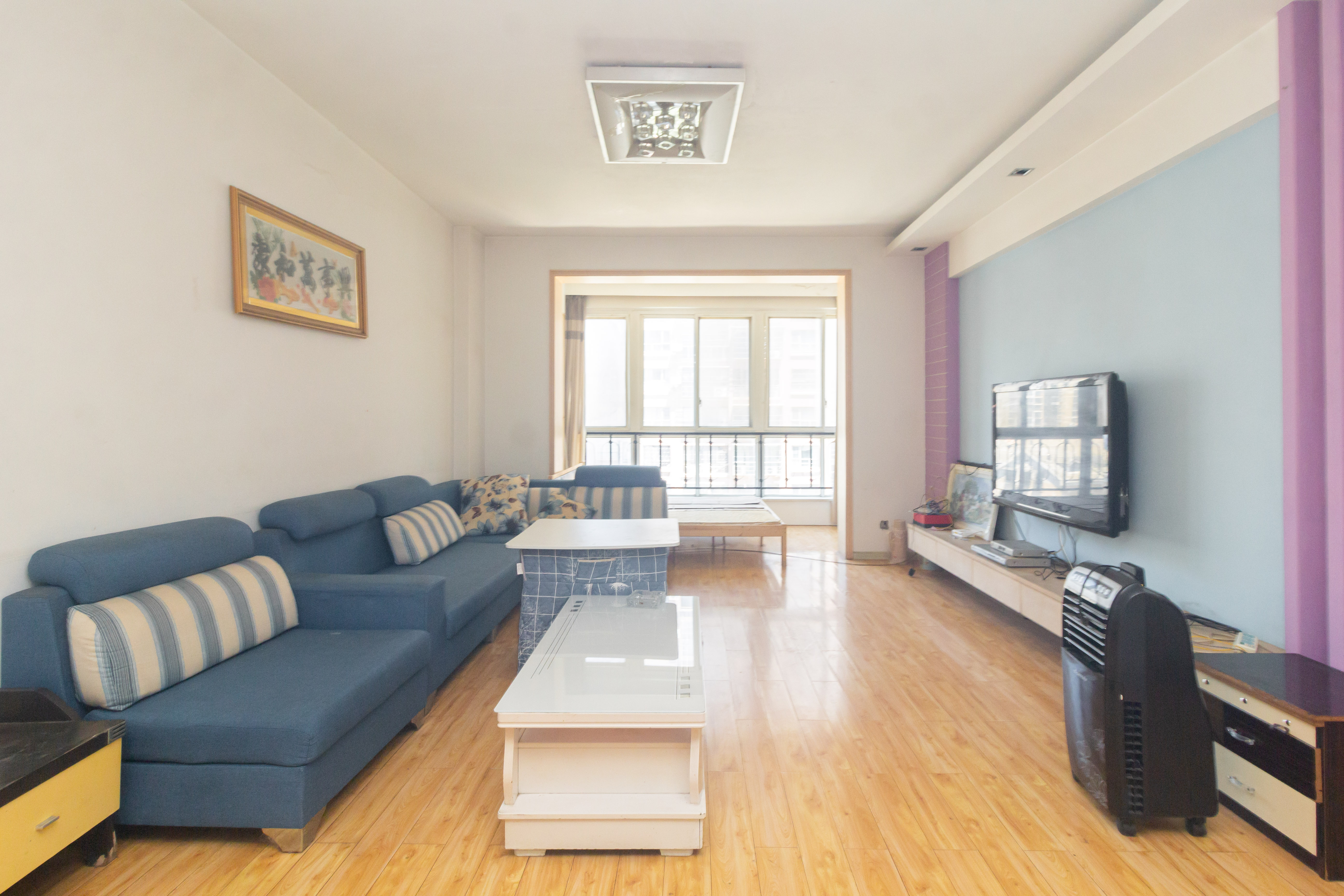 东城名苑 3室2厅1卫 58.0万 东城名苑 3室2厅1卫 58.0万客厅