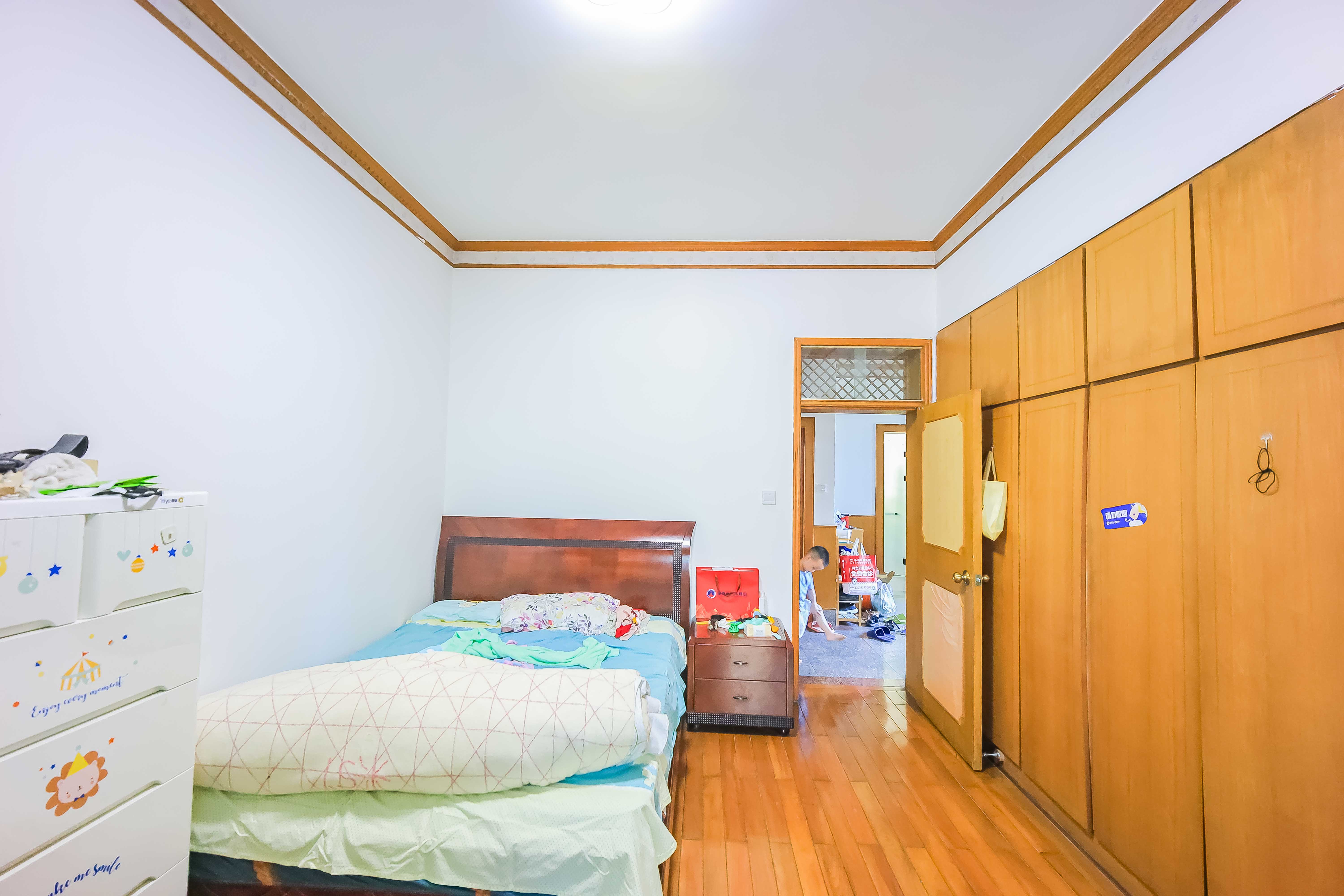 省地税局  3室2厅2卫   155.00万卧室